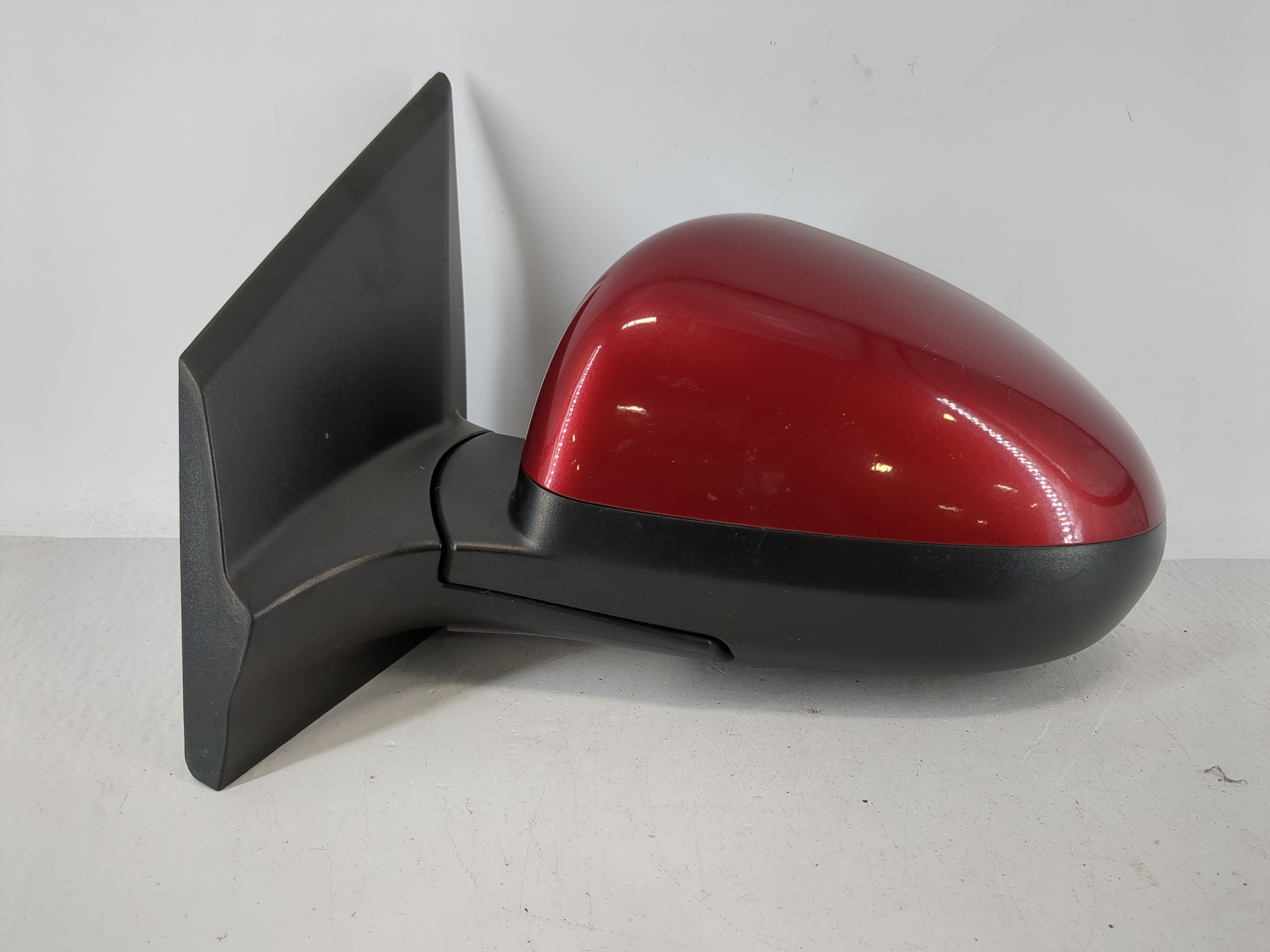 Picture of 2012-2019 Chevrolet Sonic Driver Left Side View Power Door Mirror Red 1172416