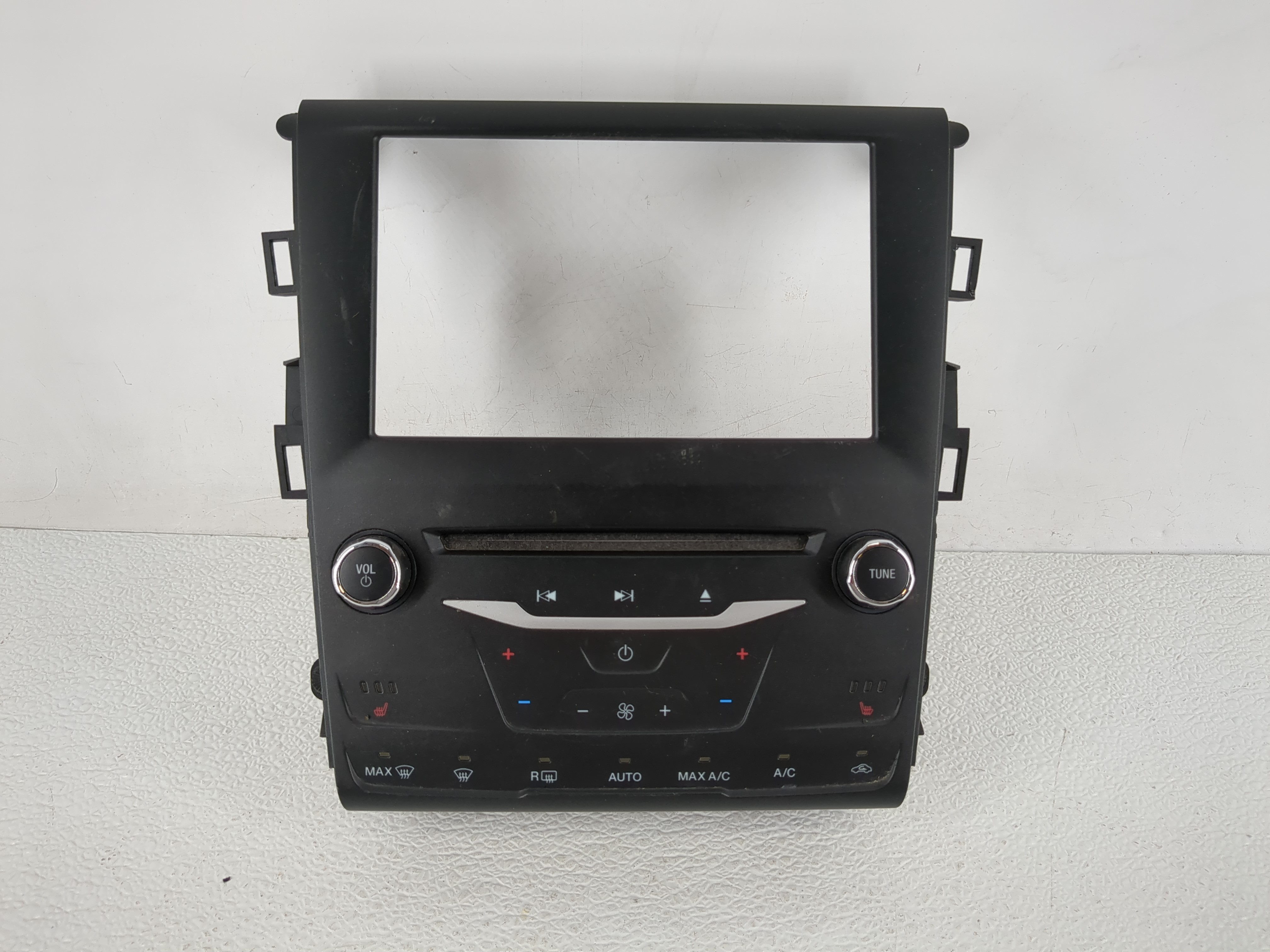 2015-2015 Ford Fusion Am Fm Cd Player Radio Receiver 1172430 - Oemusedautoparts1.com