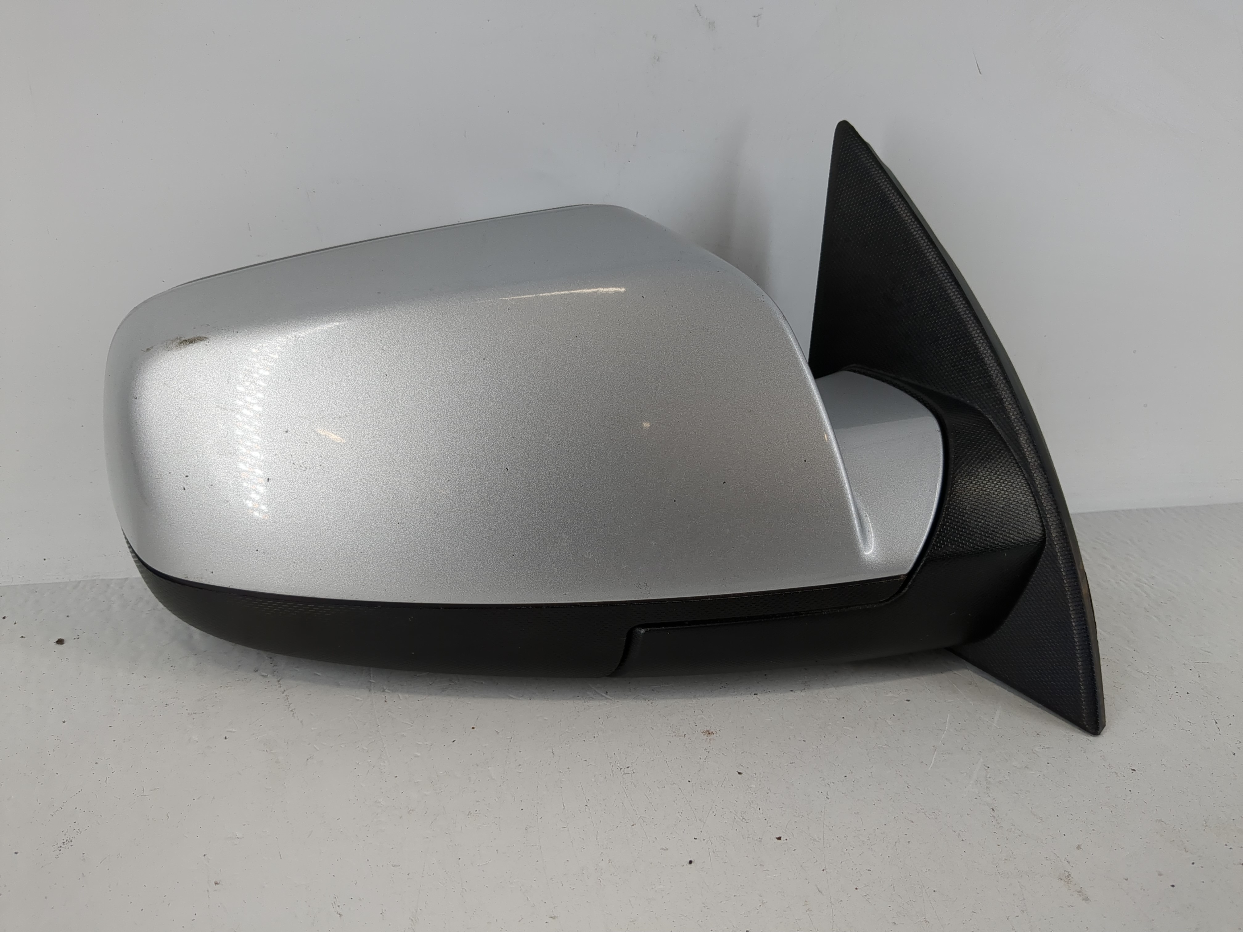 Picture of 2015-2017 Gmc Terrain Passenger Right Side View Power Door Mirror Silver 1172444