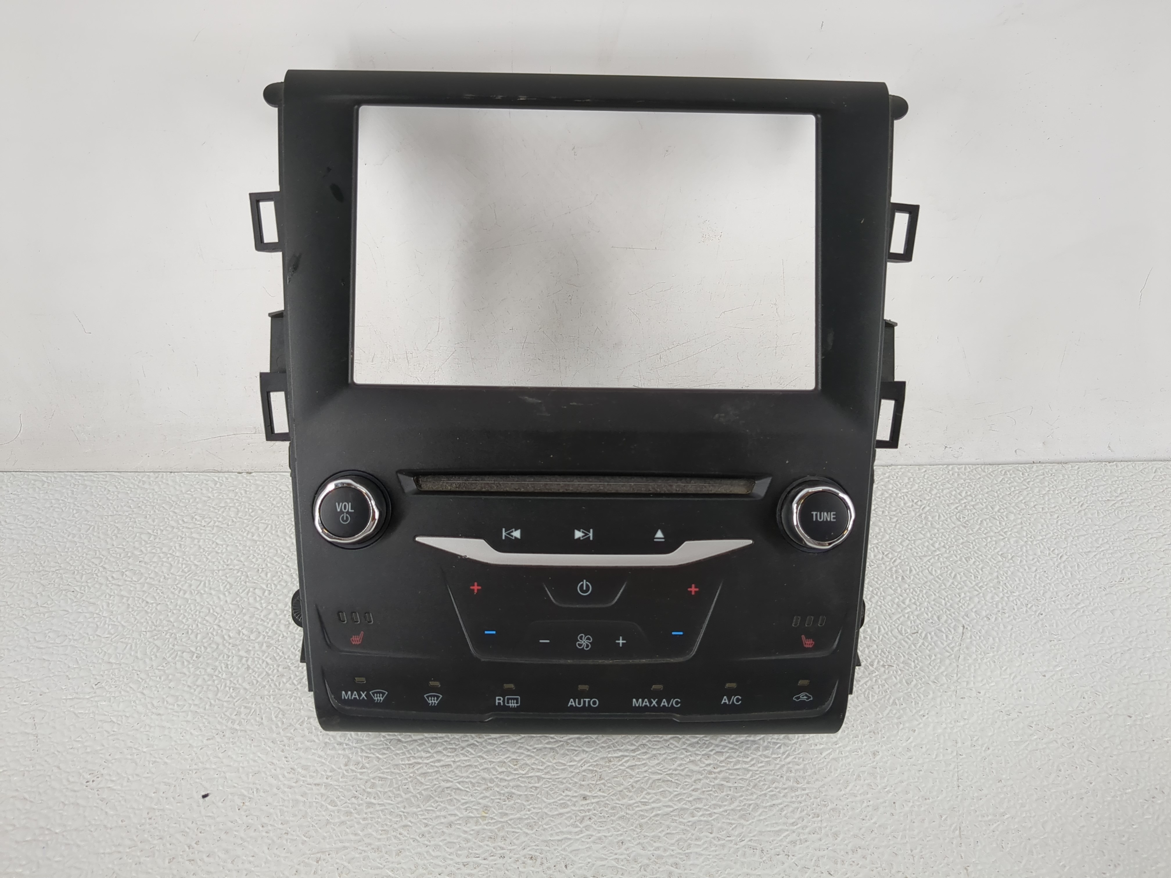 2015-2015 Ford Fusion Am Fm Cd Player Radio Receiver 1172496 - Oemusedautoparts1.com