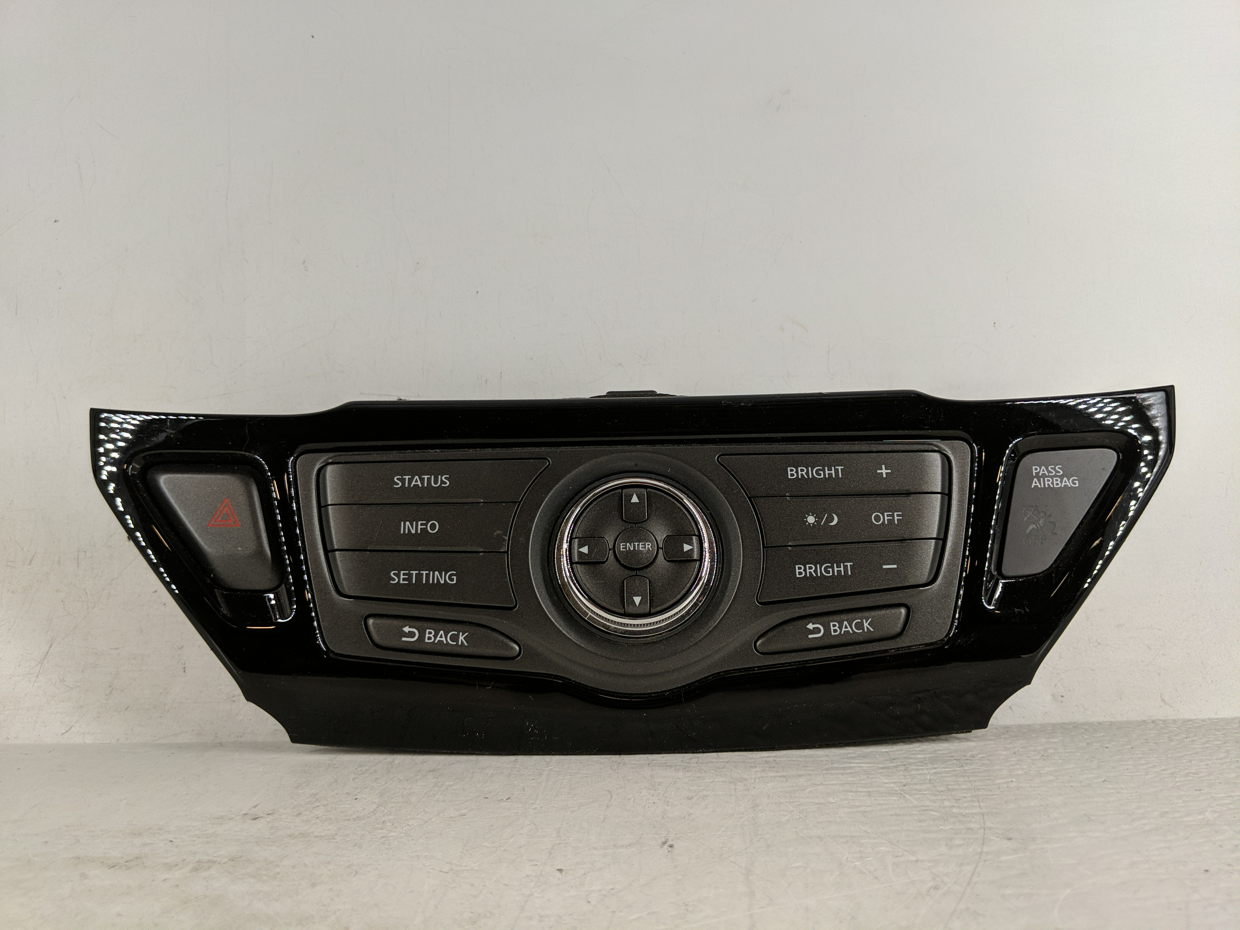Picture of 2015 Nissan Pathfinder Am Fm Cd Player Radio Receiver 1172600