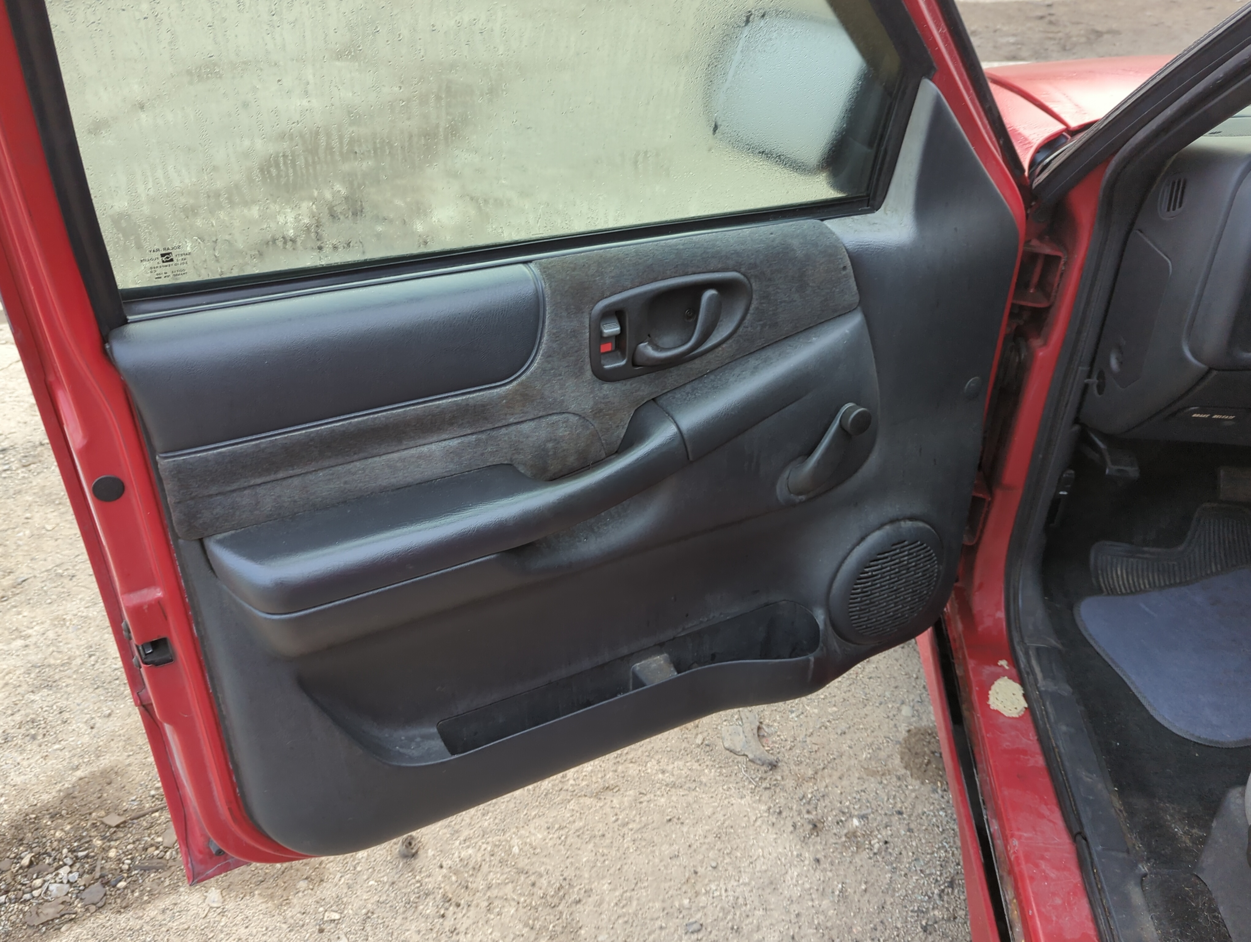 Picture of 2001 Chevrolet S10 Front Left Driver Interior Door Panel Trim 1172754