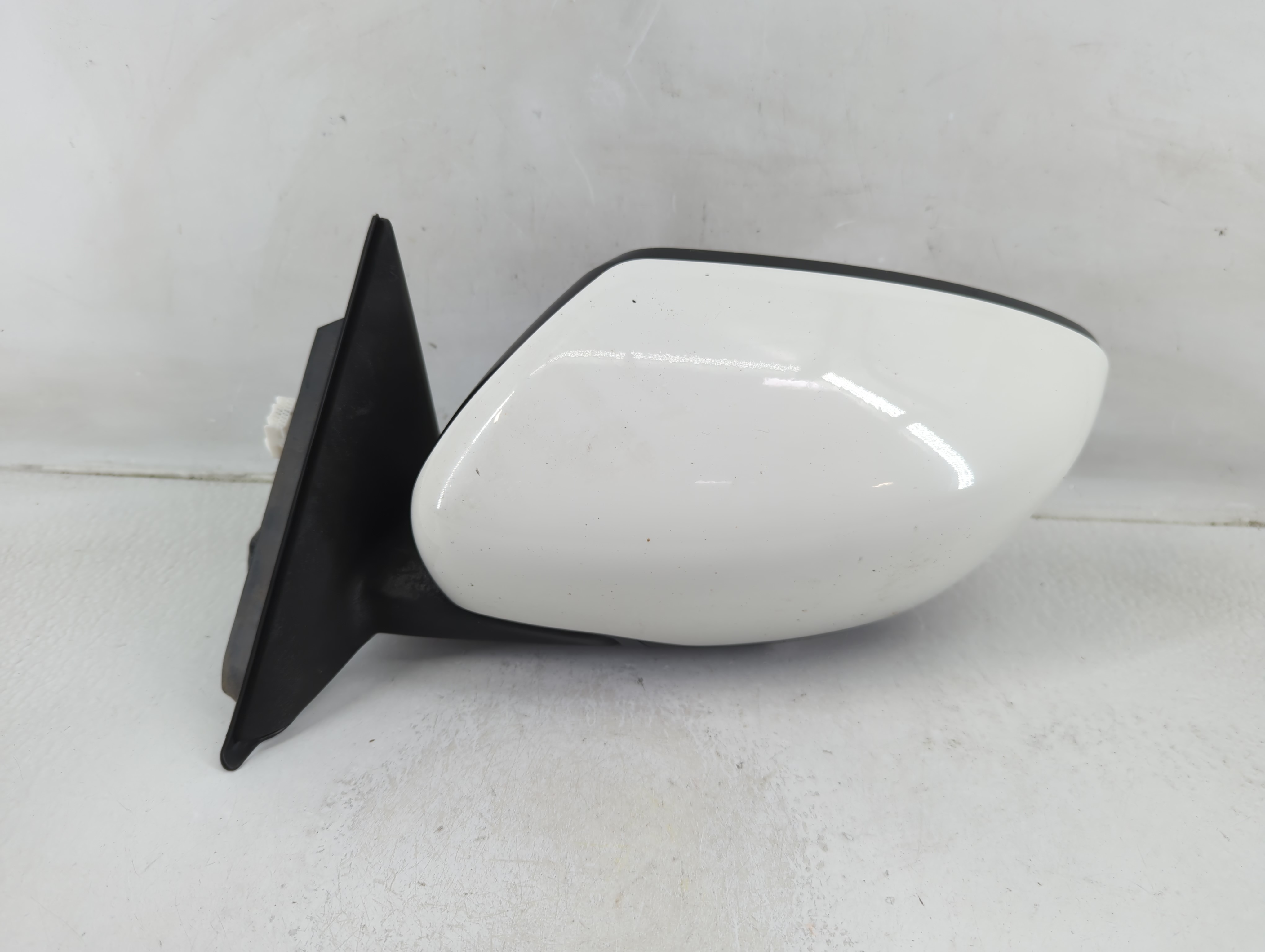 Picture of 2016-2020 Nissan Rogue Driver Left Side View Power Door Mirror White 1172809
