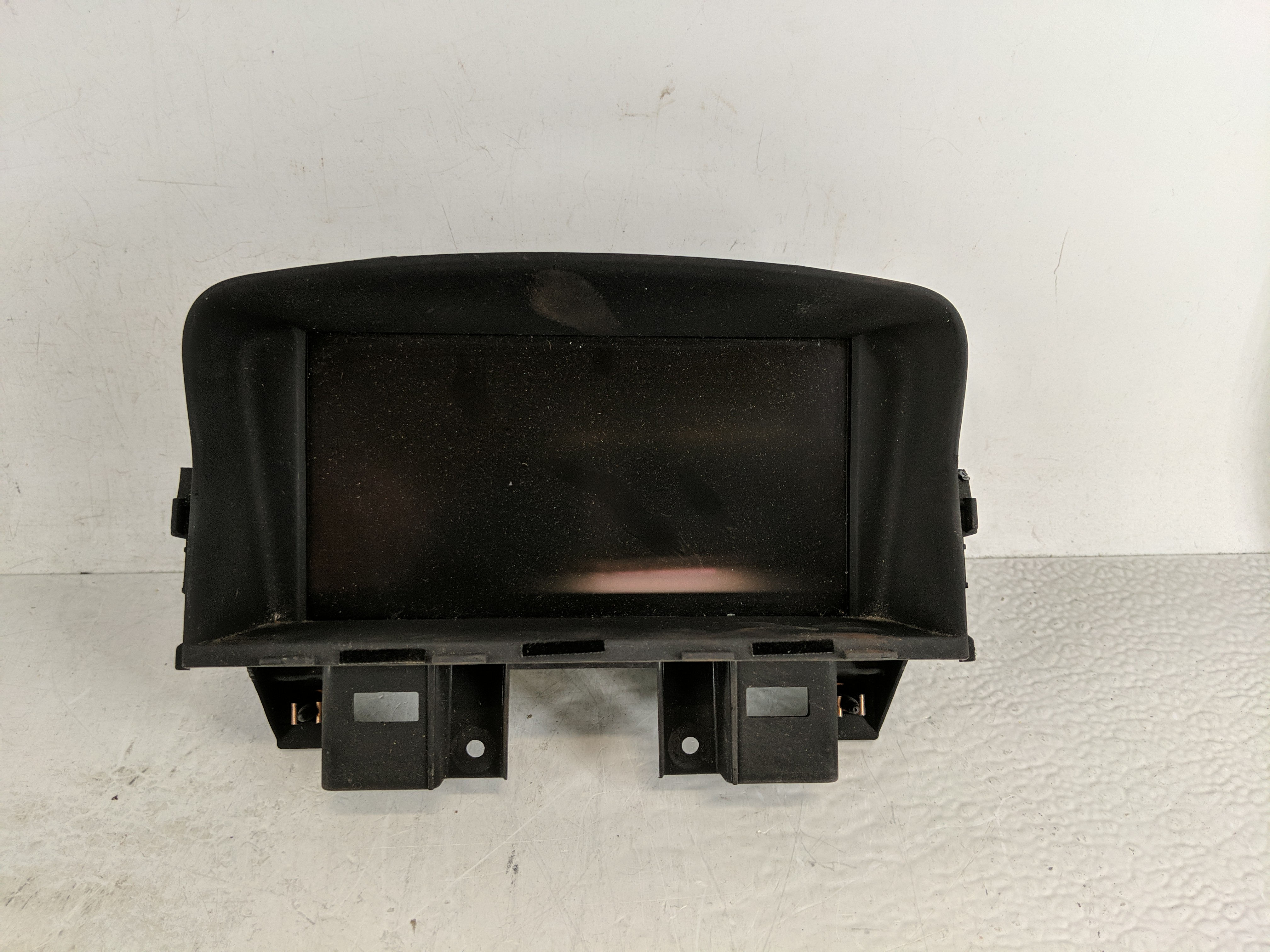2011-2016 Chevrolet Cruze Information Display Screen 1172879 - Oemusedautoparts1.com