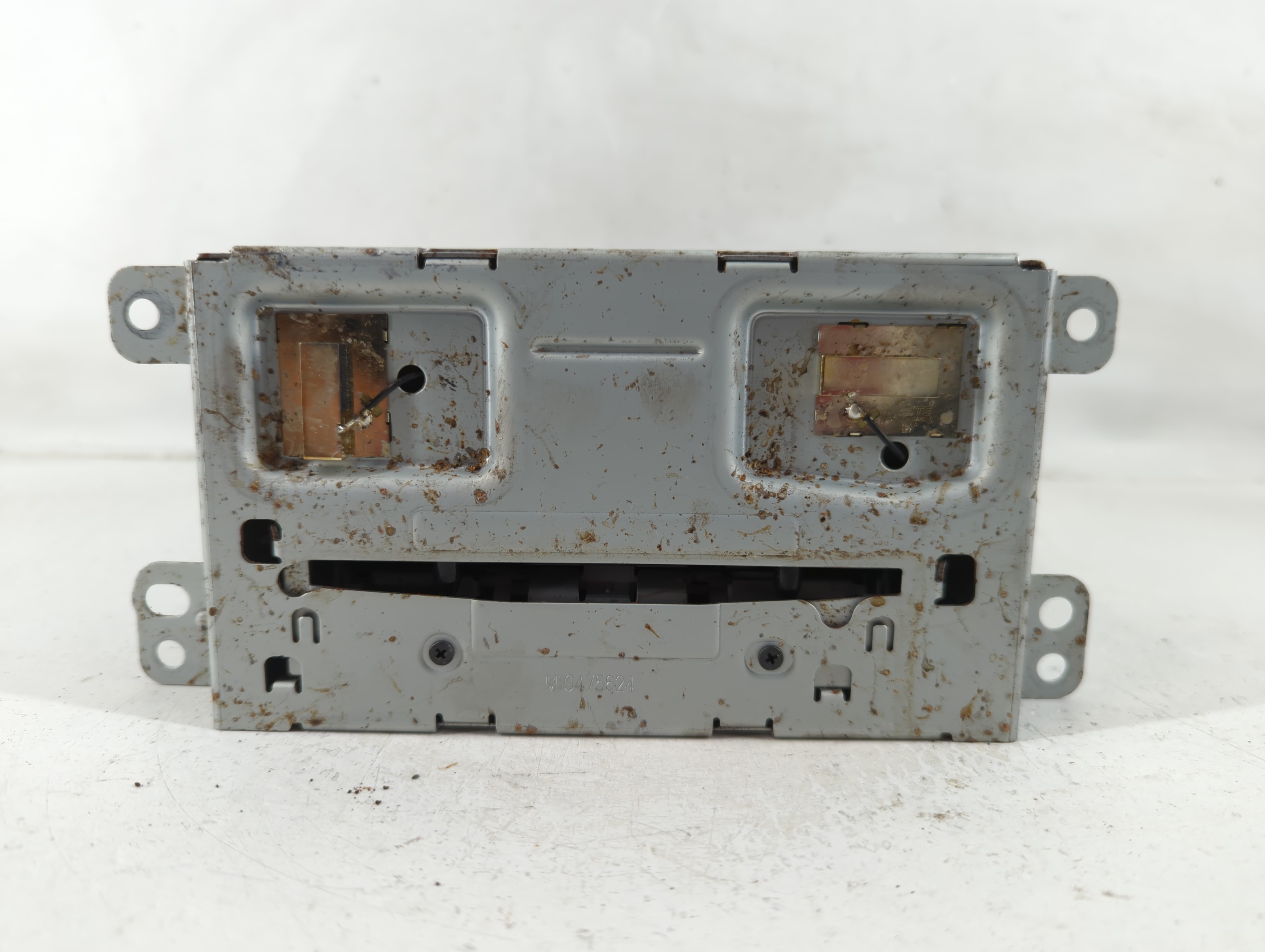 2013-2013 Chevrolet Malibu Am Fm Cd Player Radio Receiver 1172989 - Oemusedautoparts1.com