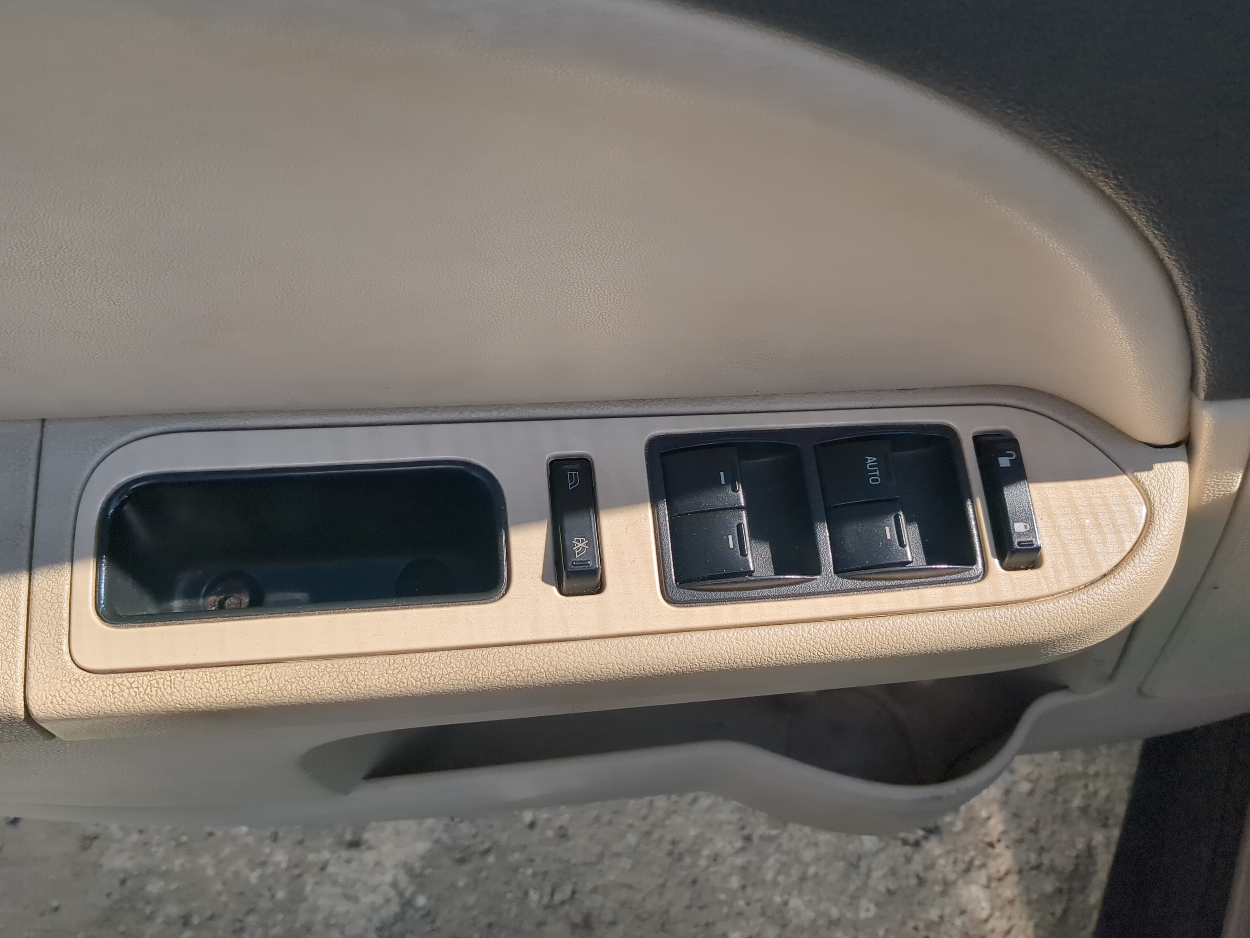 Picture of 2008-2009 Mercury Sable Driver Left Door Master Power Window Switch 1173043