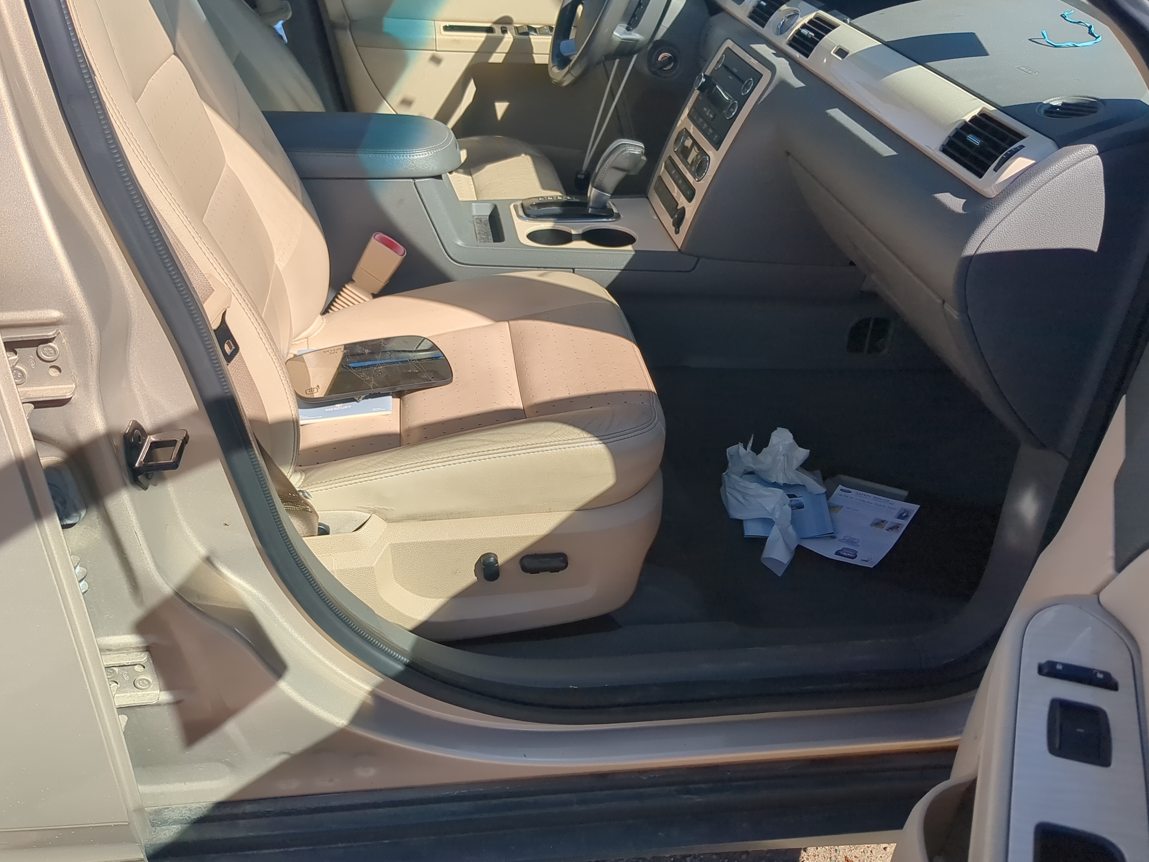 Picture of 2008-2009 Mercury Sable Passenger Front Seat Oem 1173139