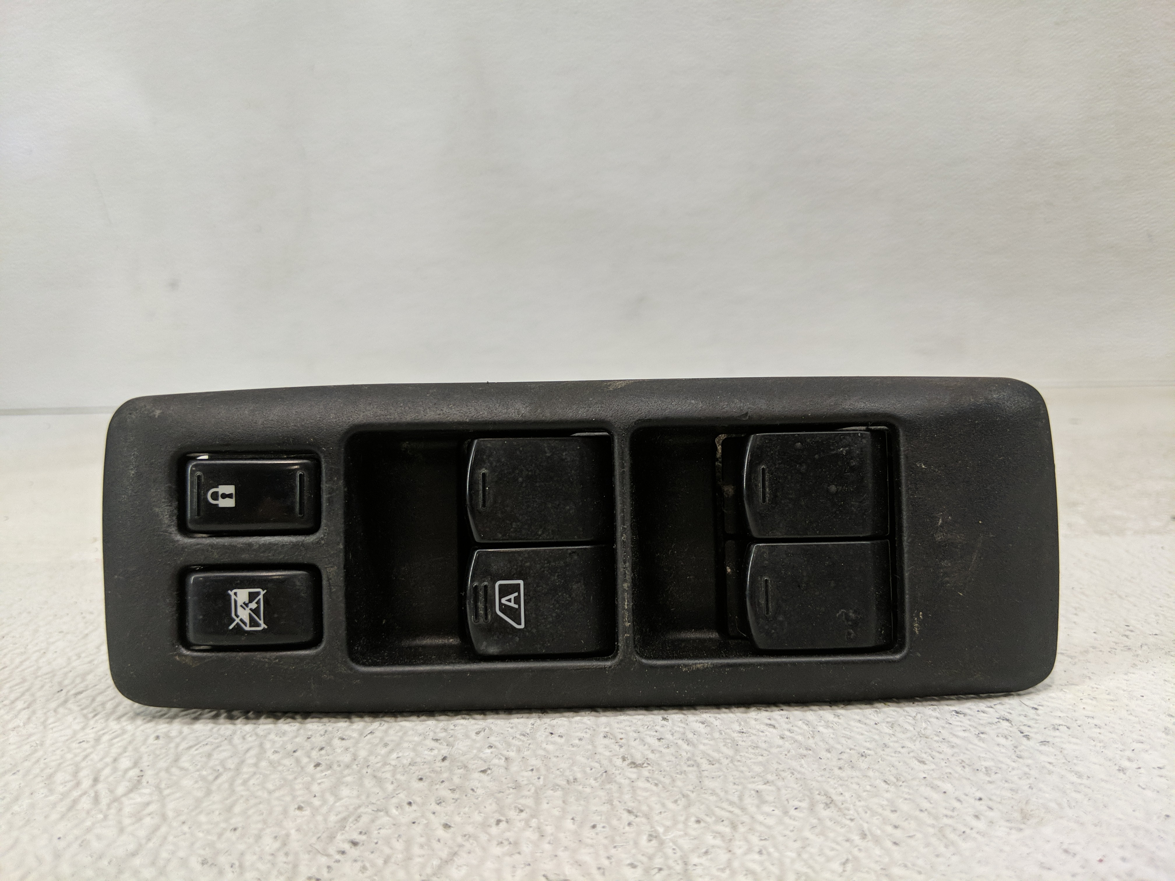 Picture of 2008-2010 Nissan Rogue Driver Left Door Master Power Window Switch 1173205