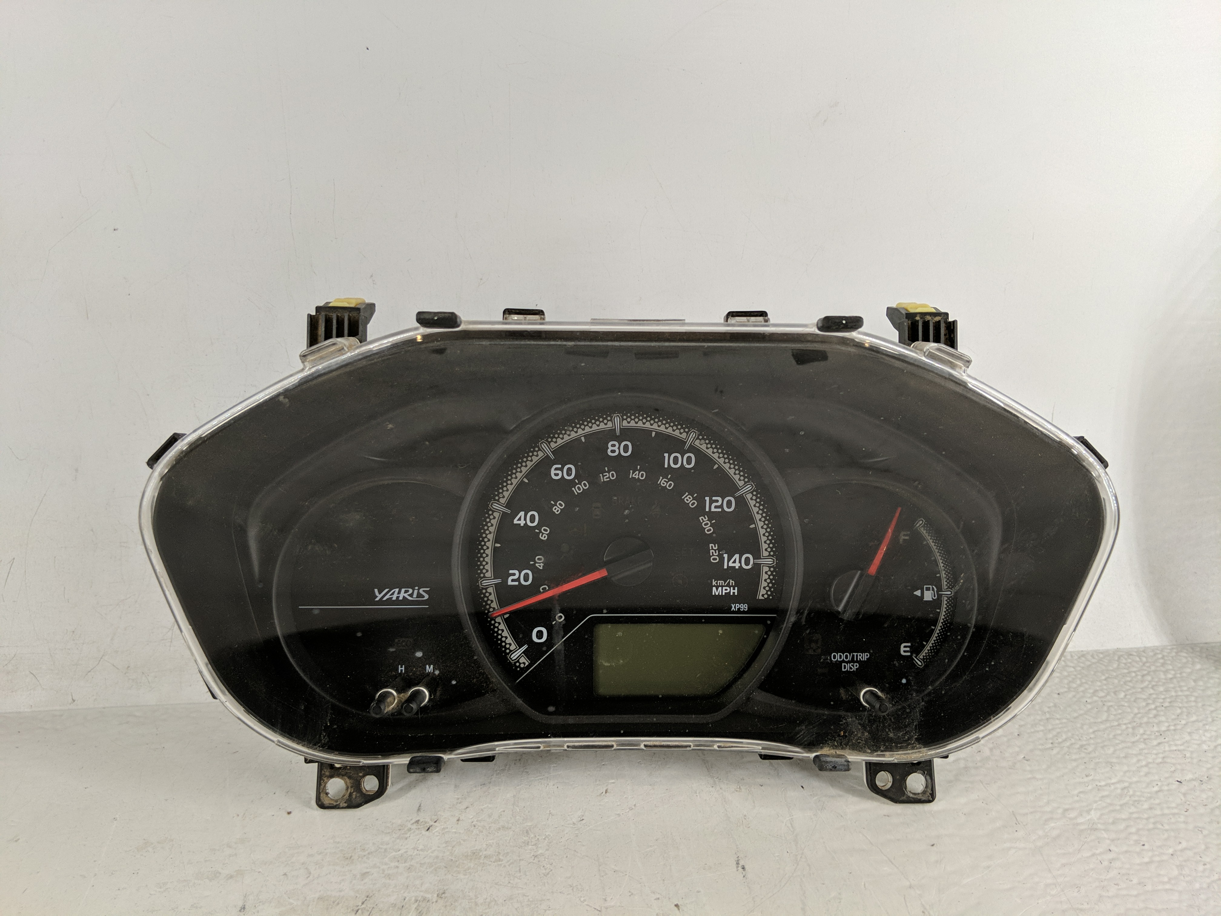 2015-2017 Toyota Yaris Speedometer Instrument Cluster Gauges 83800-0u090 1173224 - Oemusedautoparts1.com