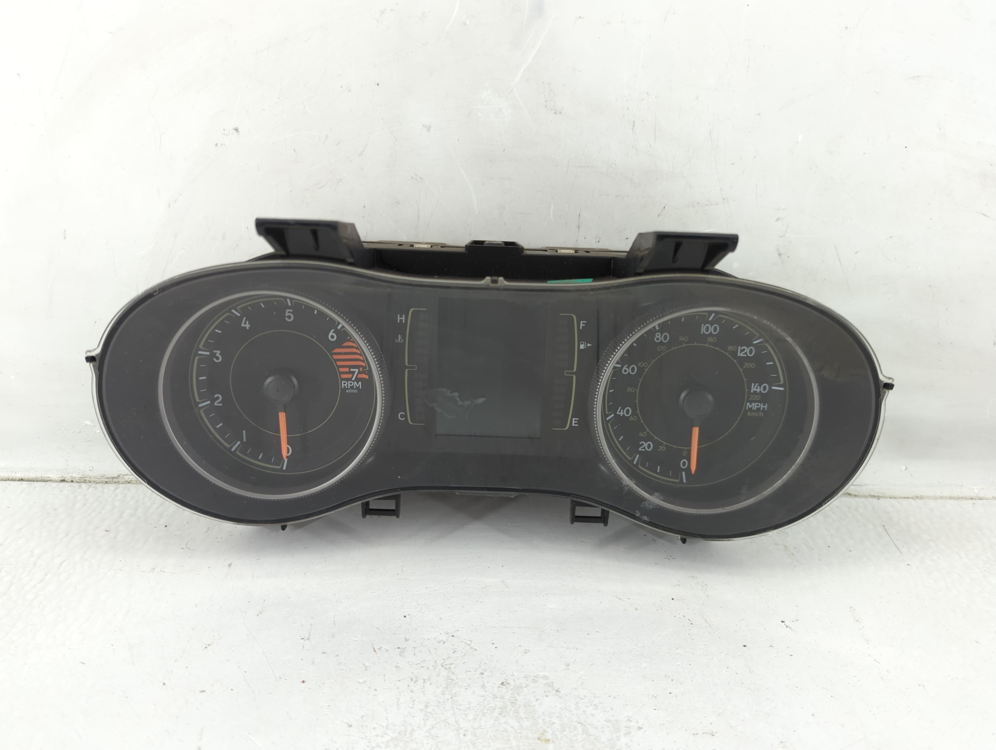 2019-2019 Jeep Cherokee Speedometer Instrument Cluster Gauges 1173258 - Oemusedautoparts1.com