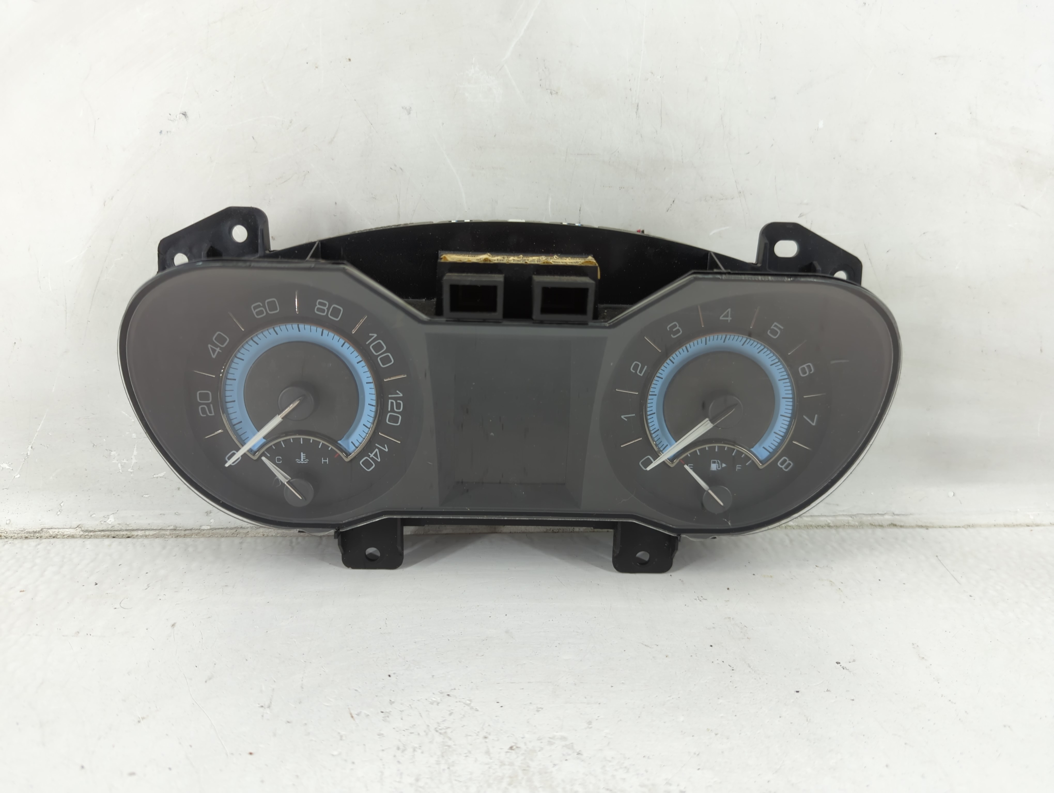 2010-2010 Buick Lacrosse Speedometer Instrument Cluster Gauges 1173261 - Oemusedautoparts1.com