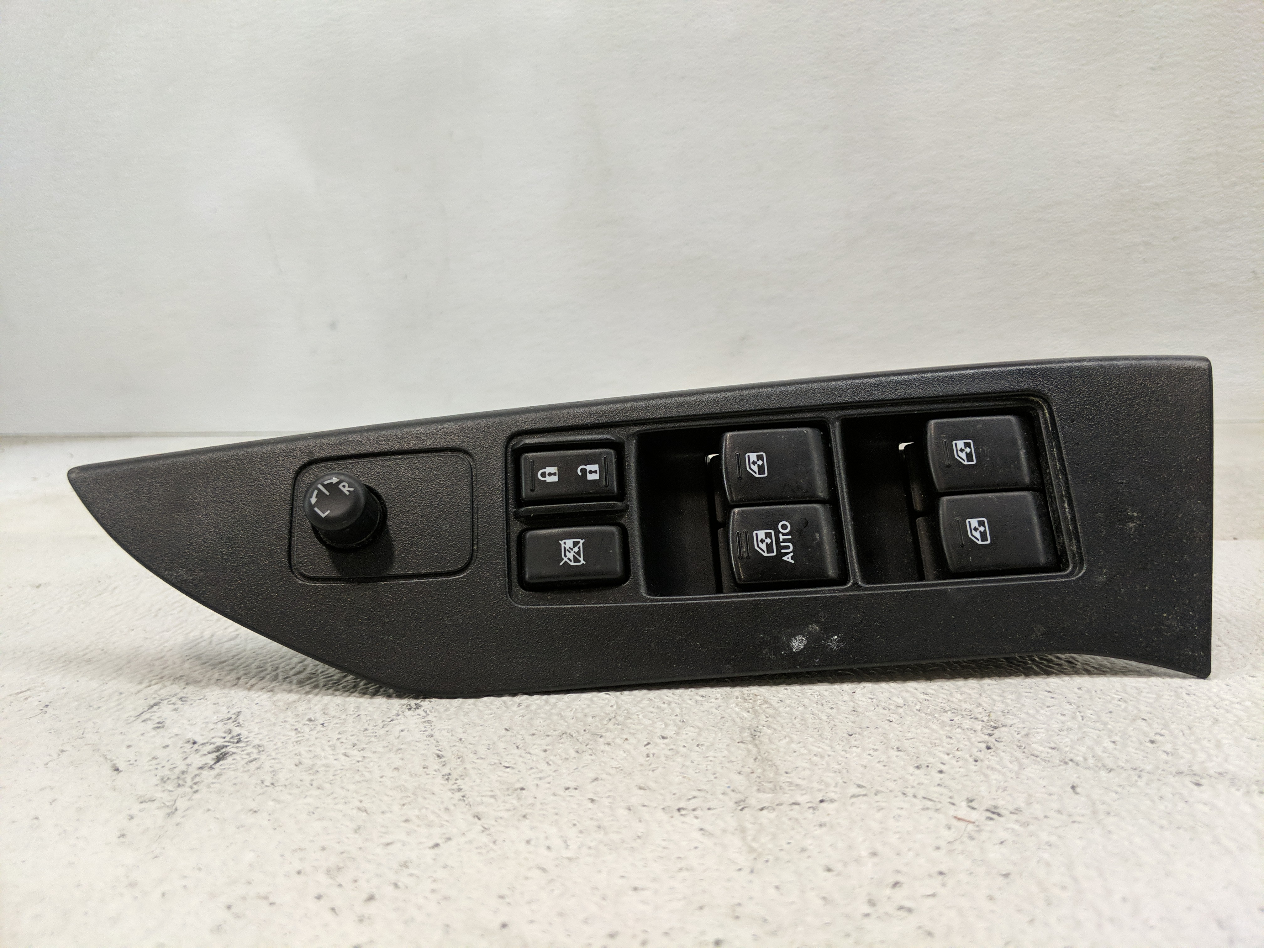 Picture of 2014 Subaru Forester Driver Left Door Master Power Window Switch 1173266