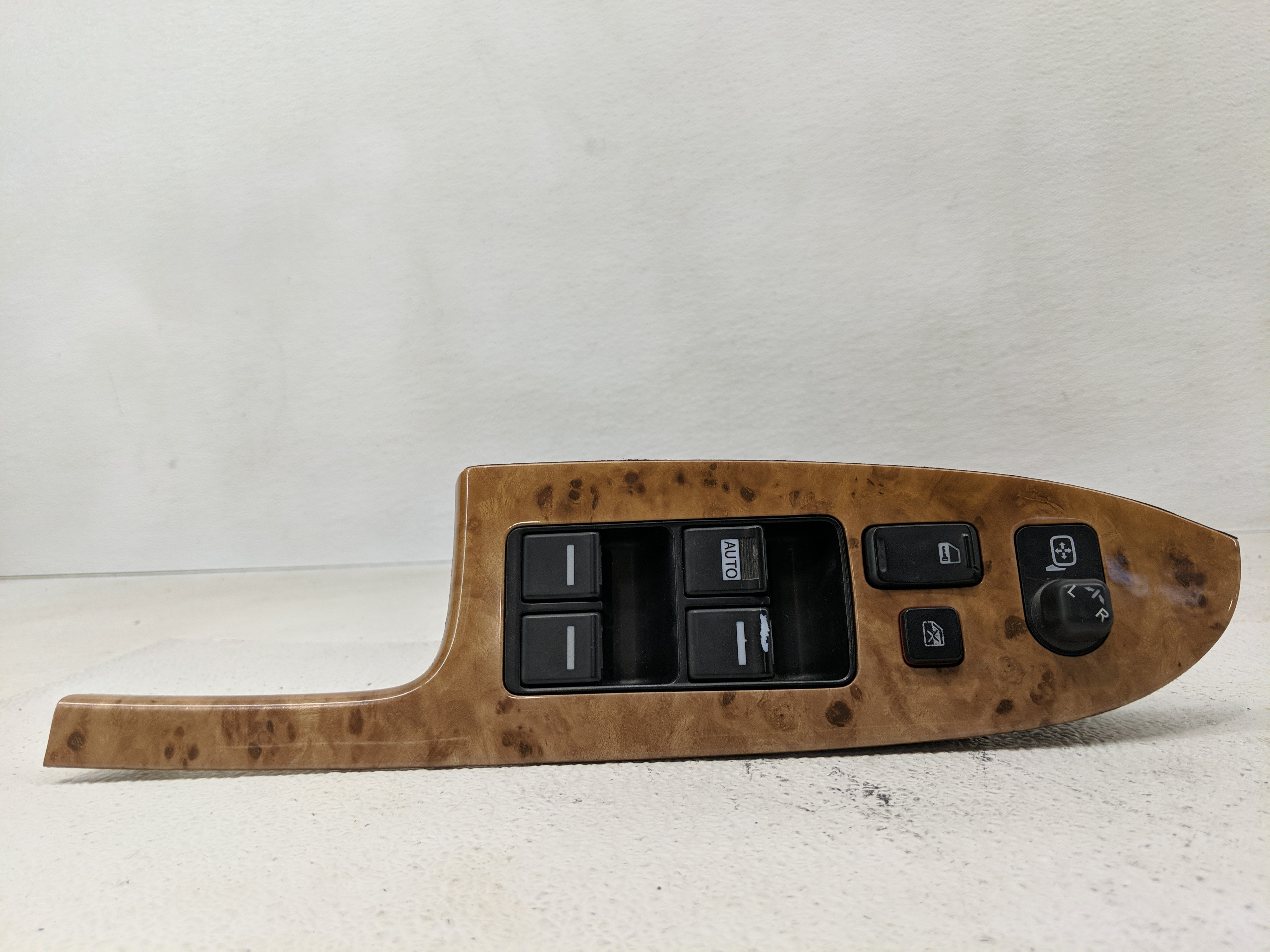 Picture of 2005-2007 Honda Accord Driver Left Door Master Power Window Switch 1173270