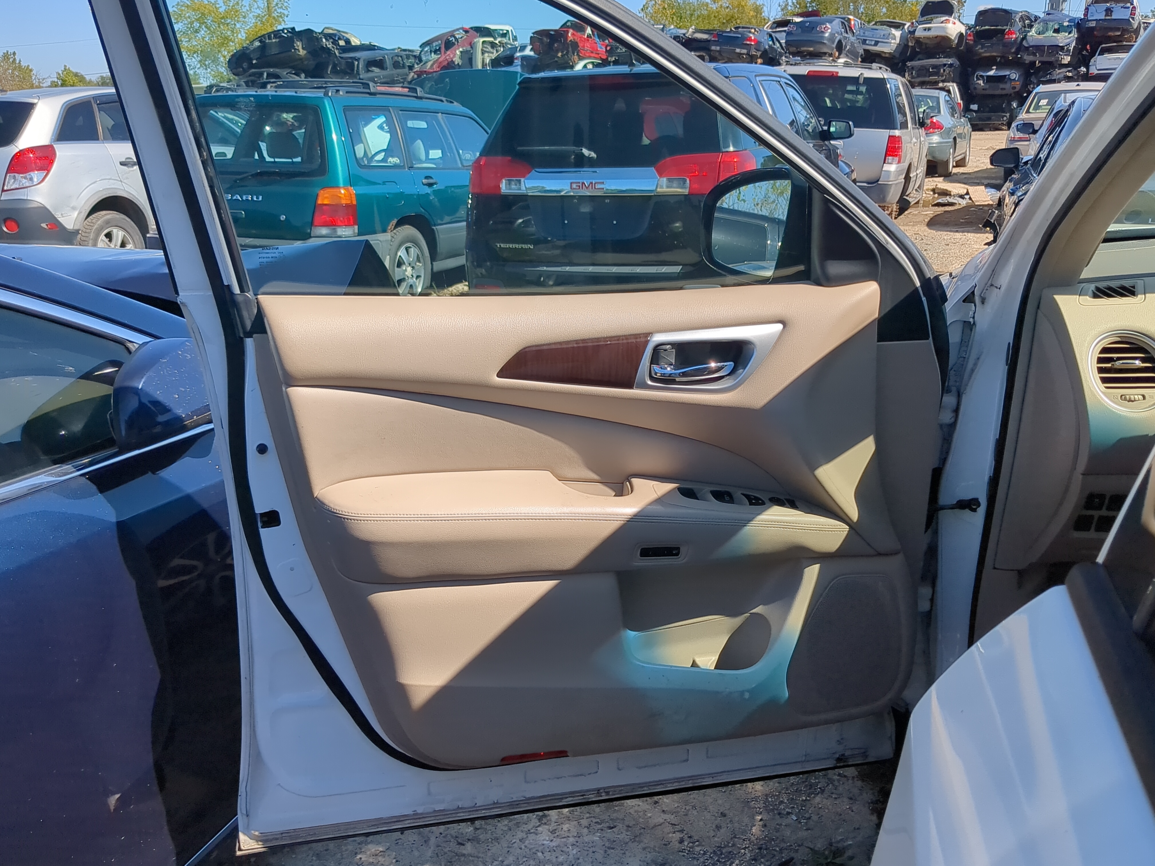 Picture of 2013 Nissan Pathfinder Front Left Driver Interior Door Panel Trim 1173449