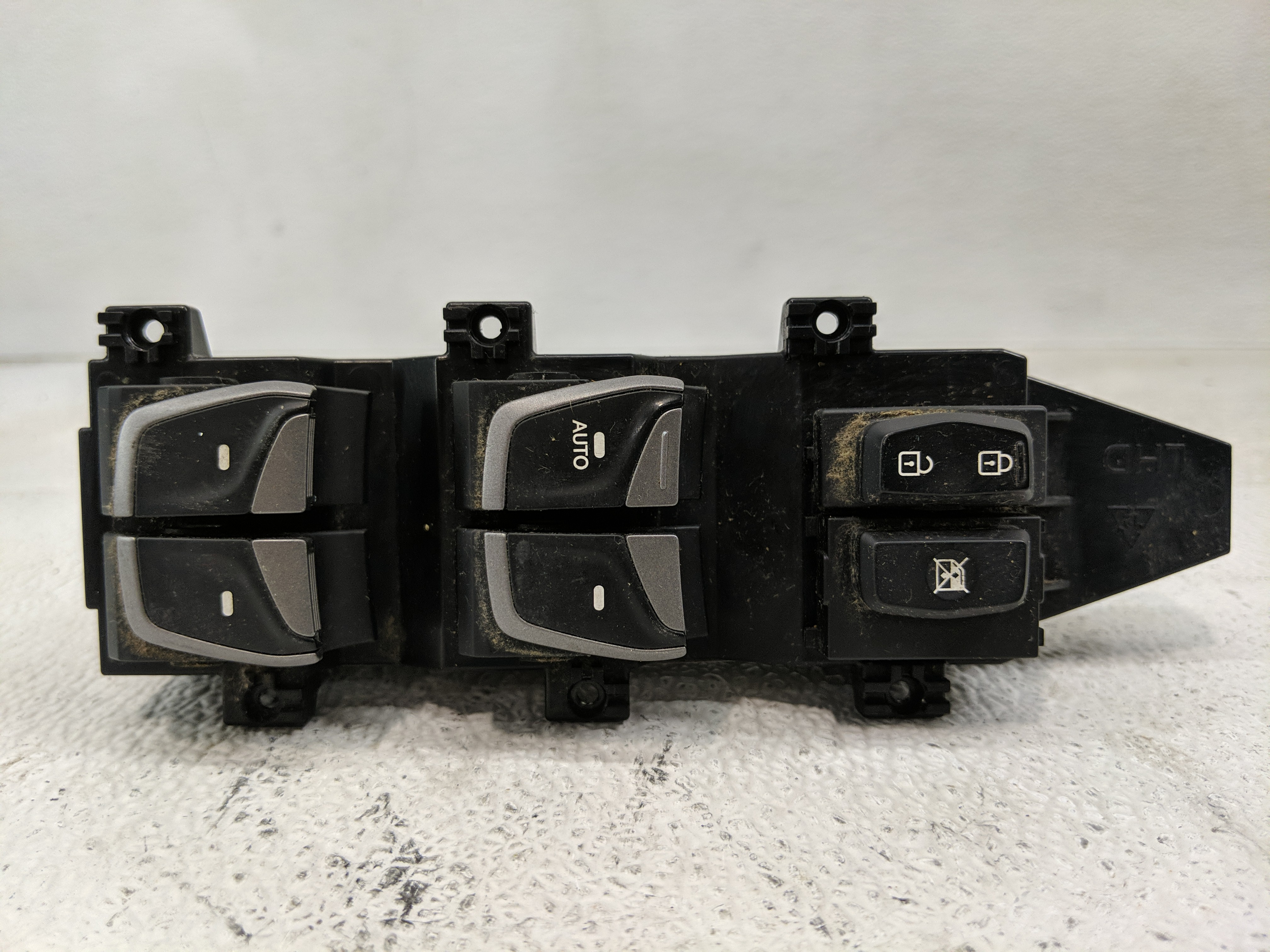 Picture of 2013-2016 Hyundai Santa Fe Driver Left Door Master Power Window Switch 1173865