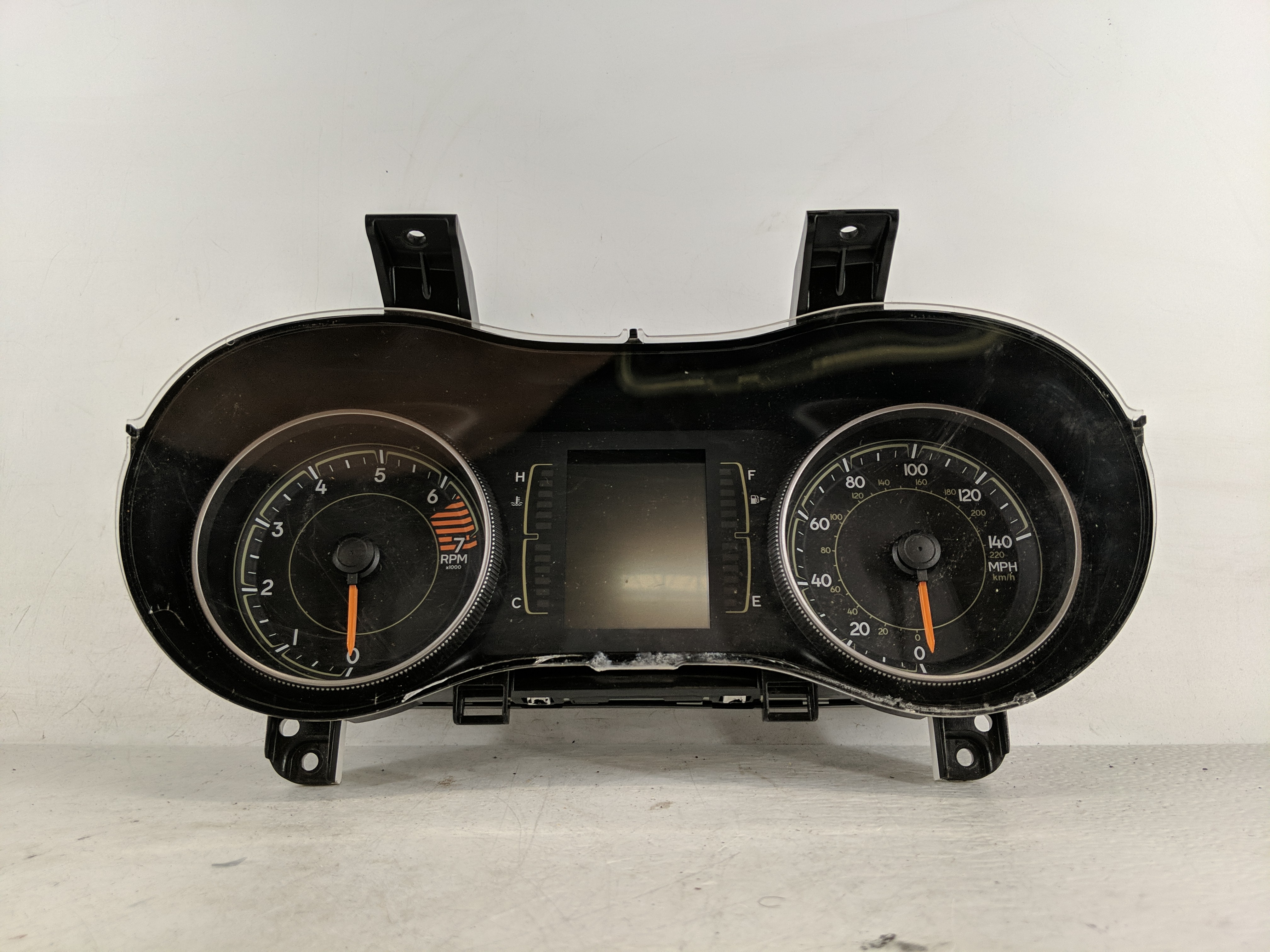 2016-2016 Jeep Cherokee Speedometer Instrument Cluster Gauges P6827409ab 1173880 - Oemusedautoparts1.com