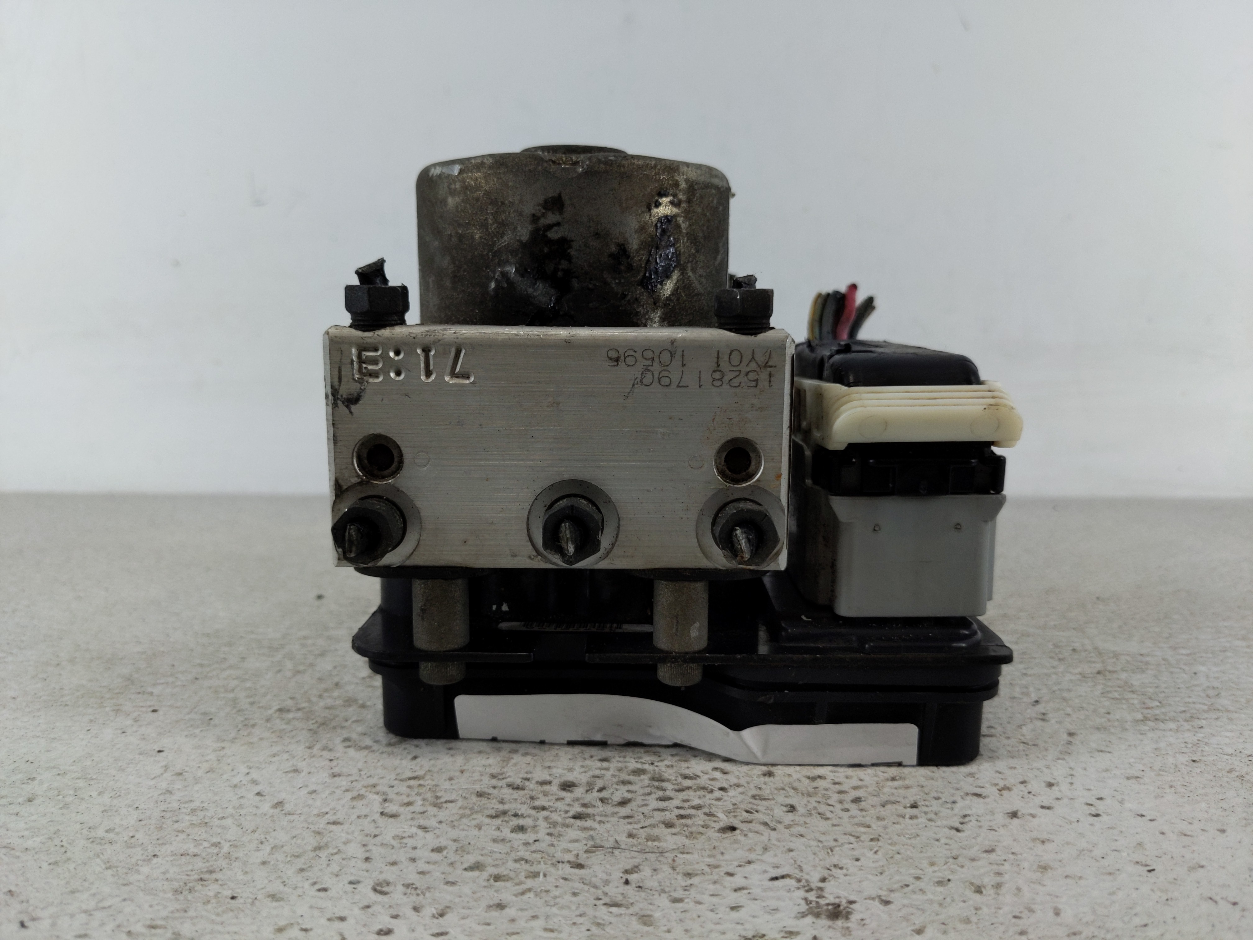 2004-2009 Mitsubishi Galant Abs Pump Control Module 1173897 - Oemusedautoparts1.com