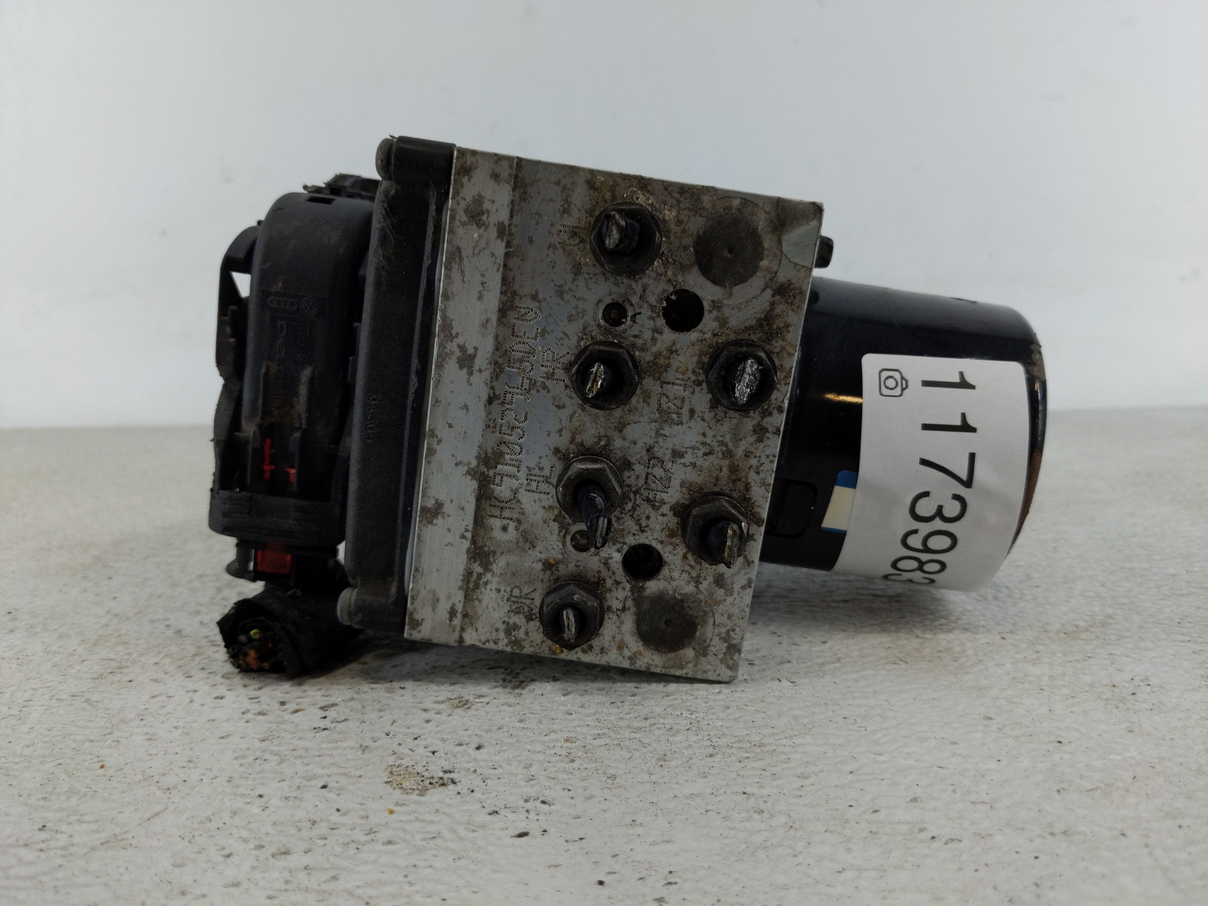 2009-2010 Volkswagen Passat Abs Pump Control Module 1173983 - Oemusedautoparts1.com