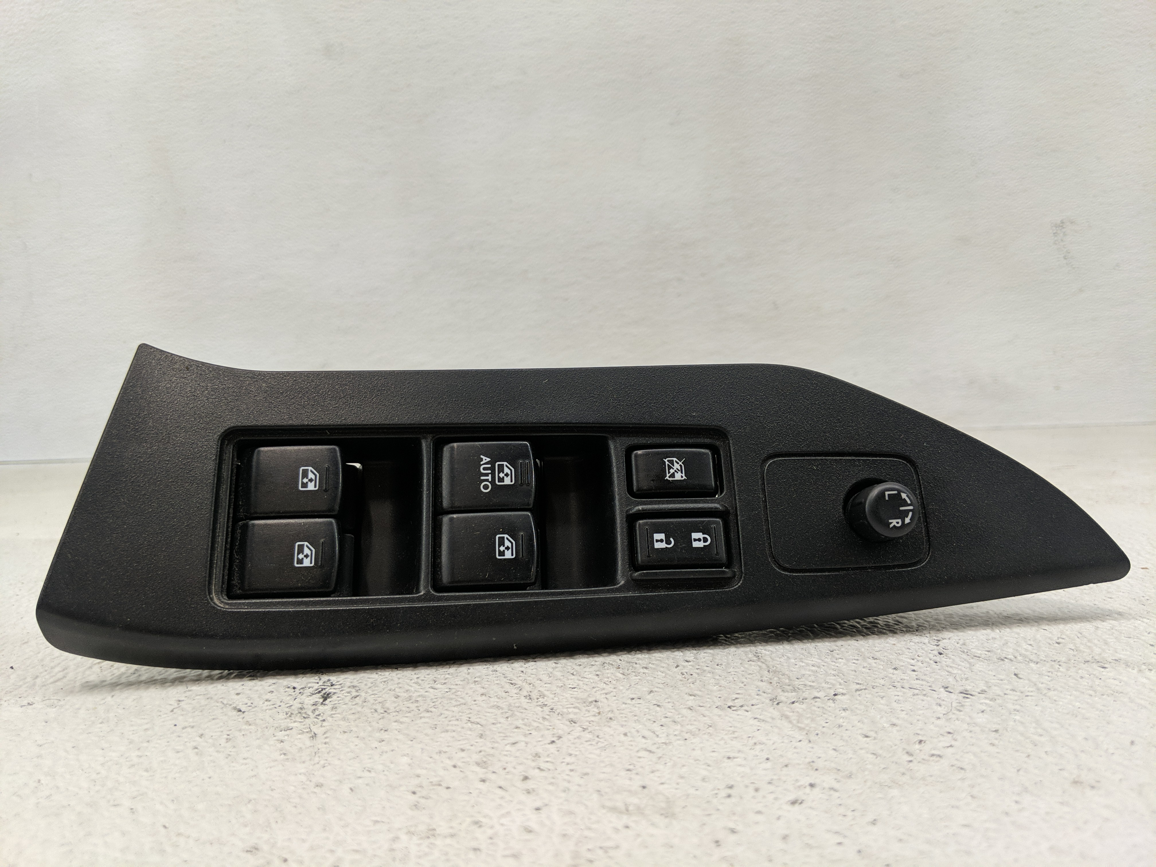 Picture of 2014 Subaru Forester Driver Left Door Master Power Window Switch 1174008