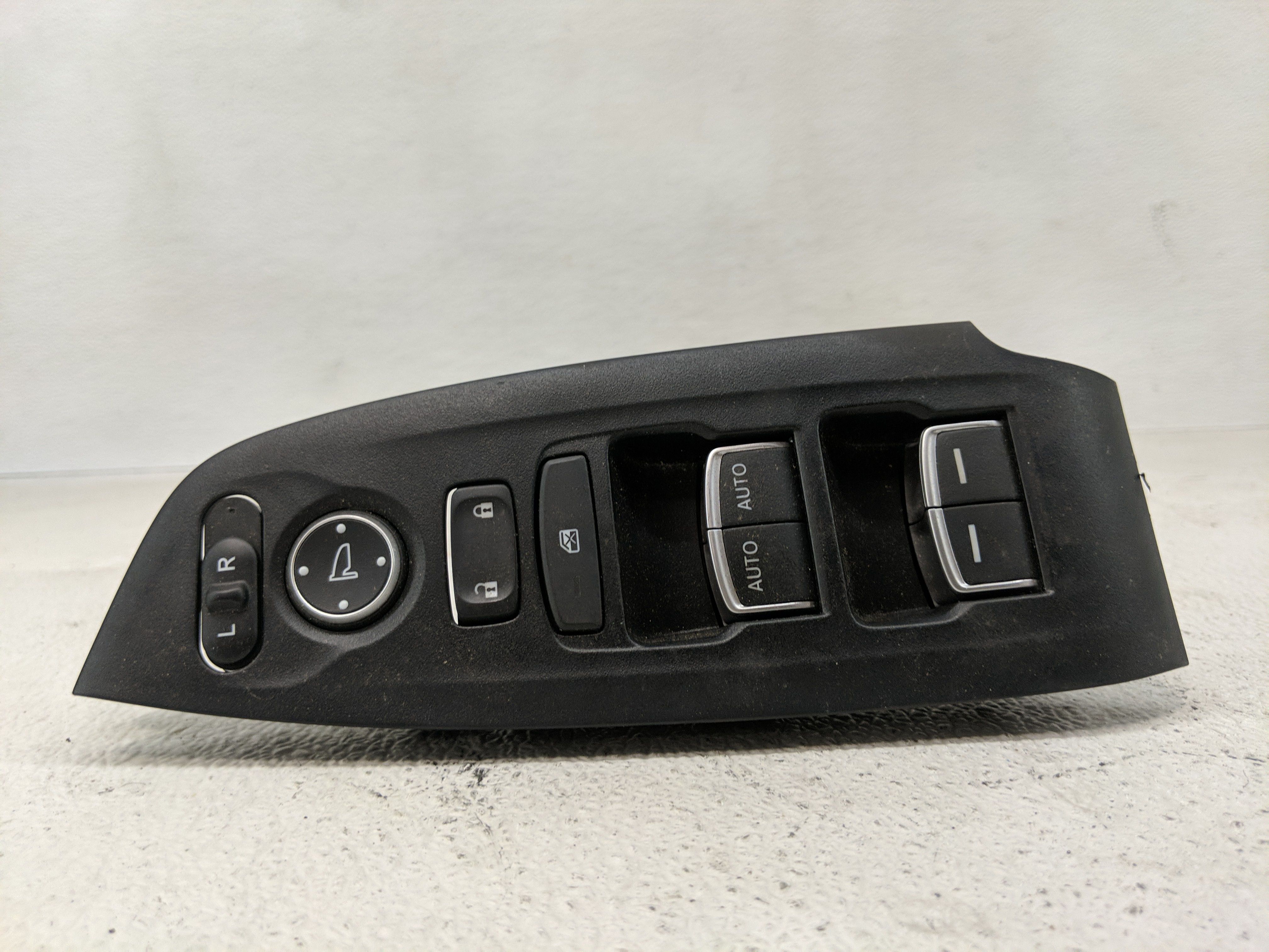 Picture of 2018-2022 Honda Accord Driver Left Door Master Power Window Switch 1174009