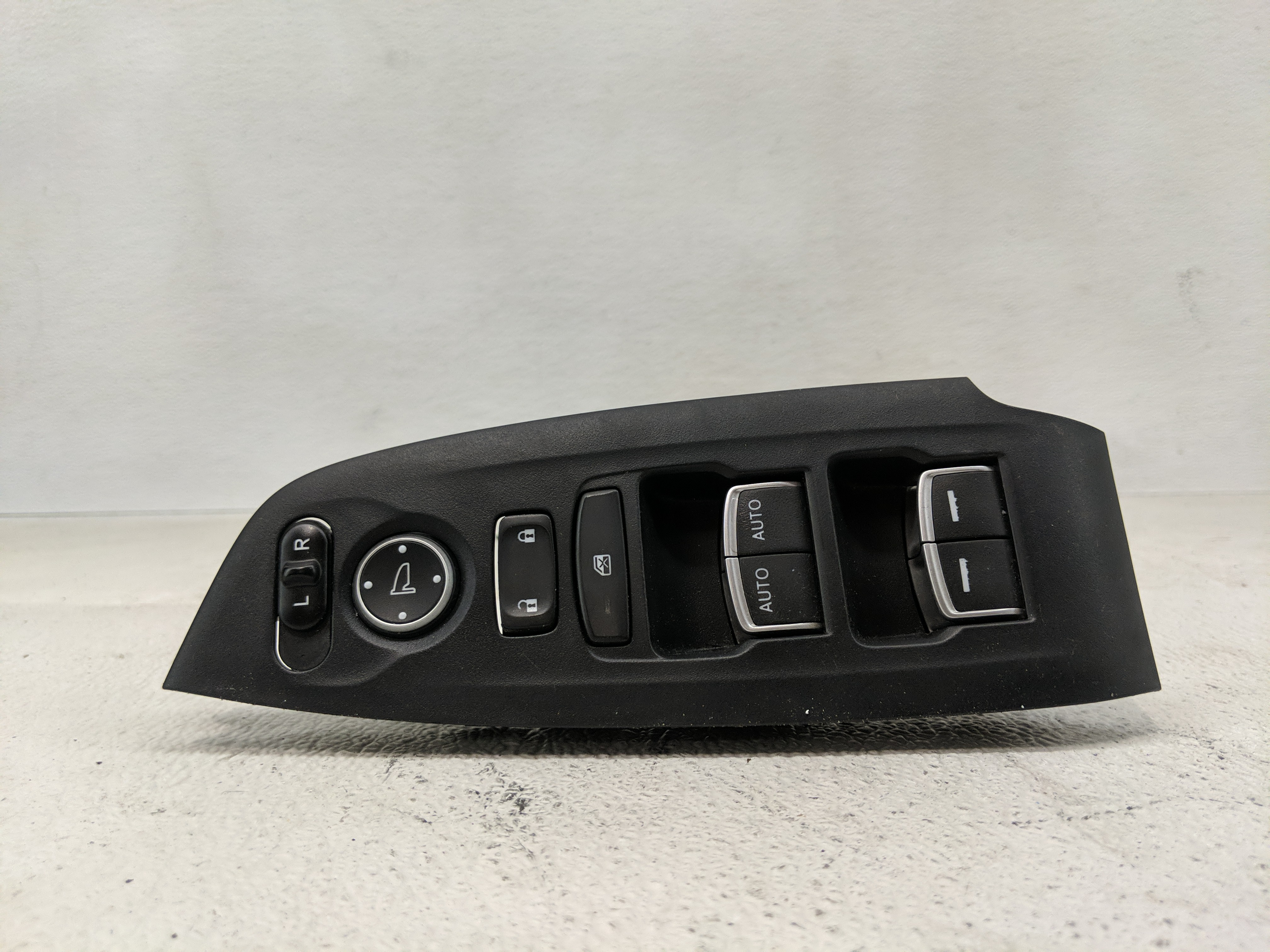 Picture of 2018-2022 Honda Accord Driver Left Door Master Power Window Switch 1174014