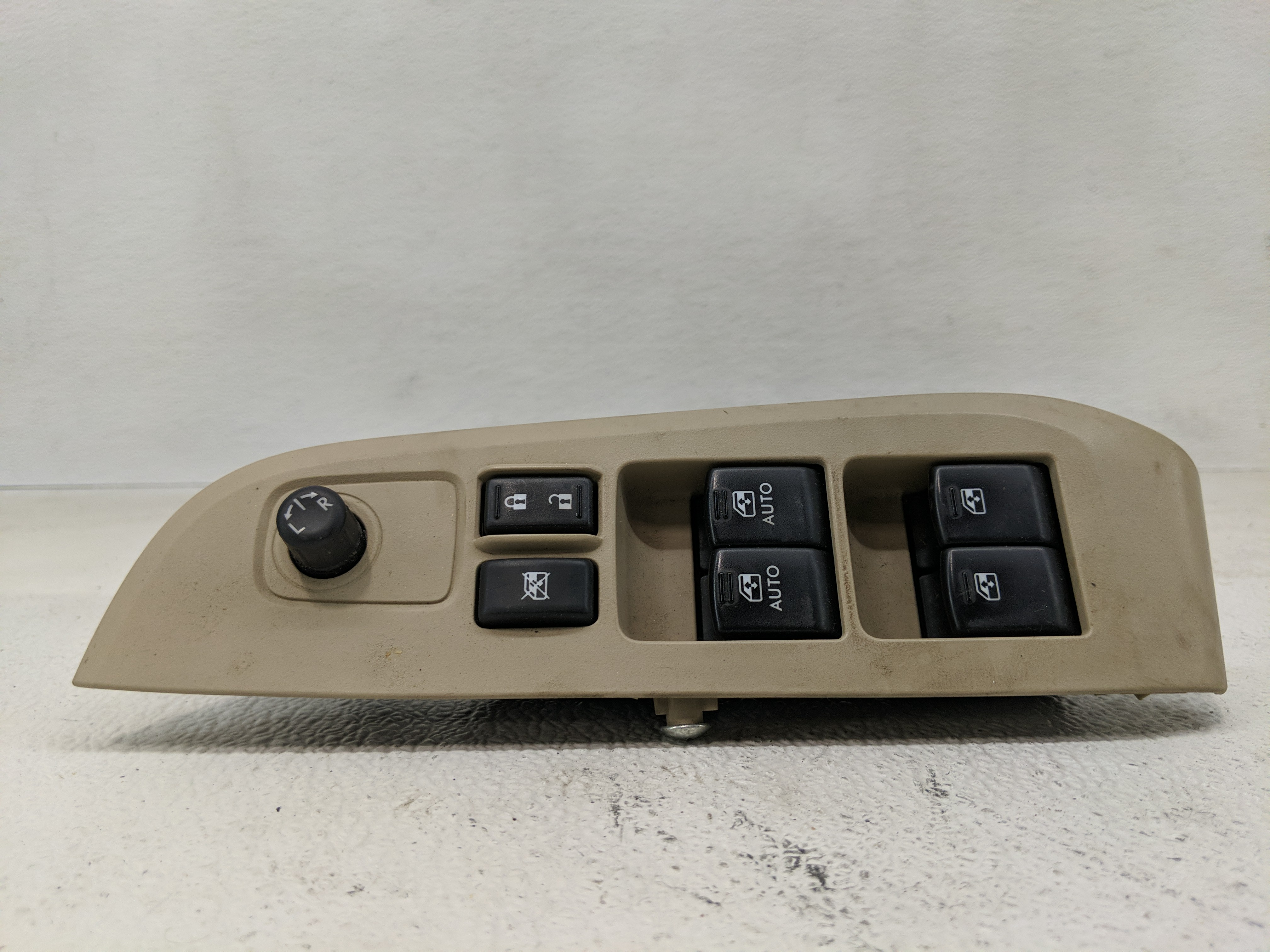 Picture of 2017-2017 Subaru Legacy Driver Left Door Master Power Window Switch 1174026