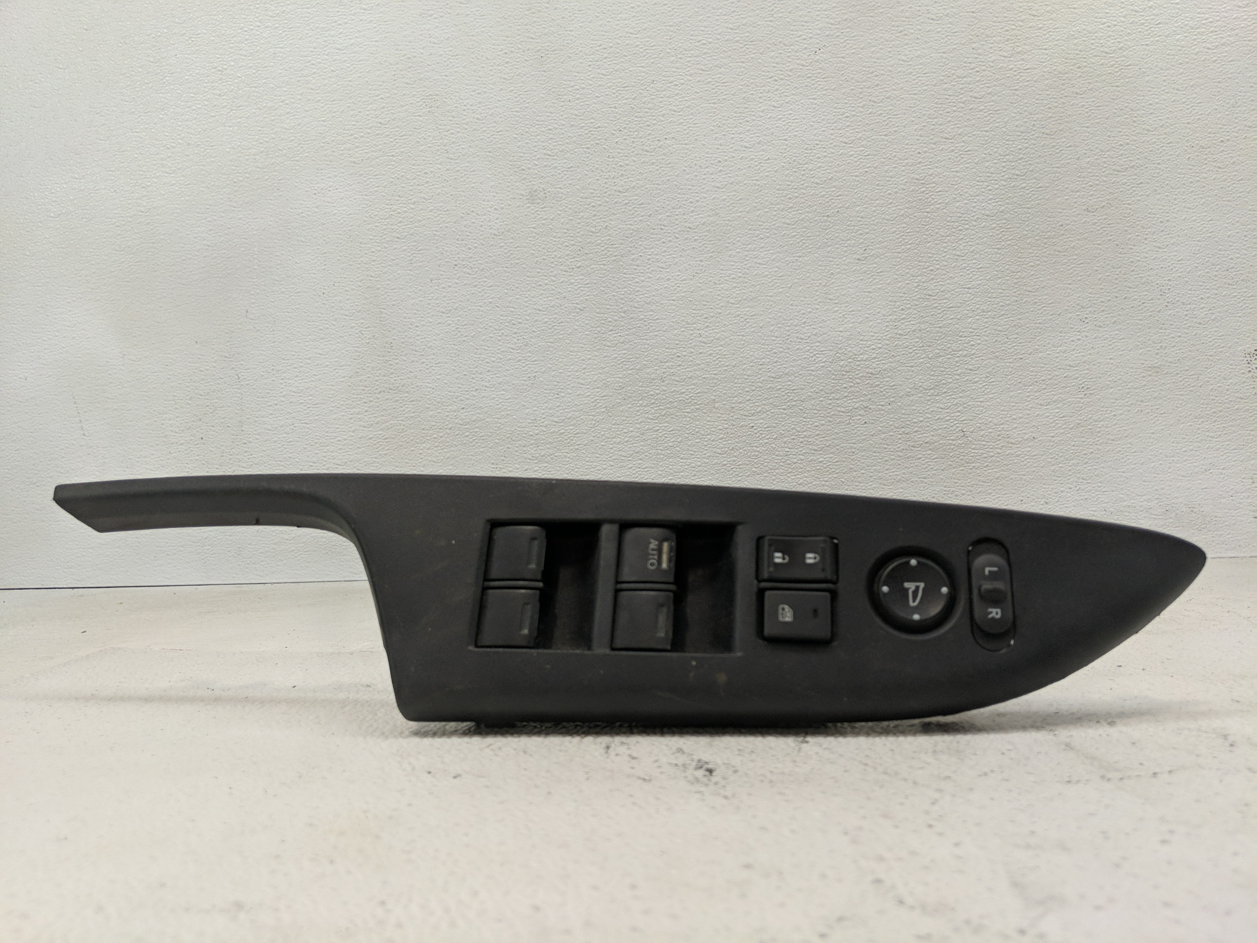 Picture of 2013-2017 Honda Accord Driver Left Door Master Power Window Switch 1174043