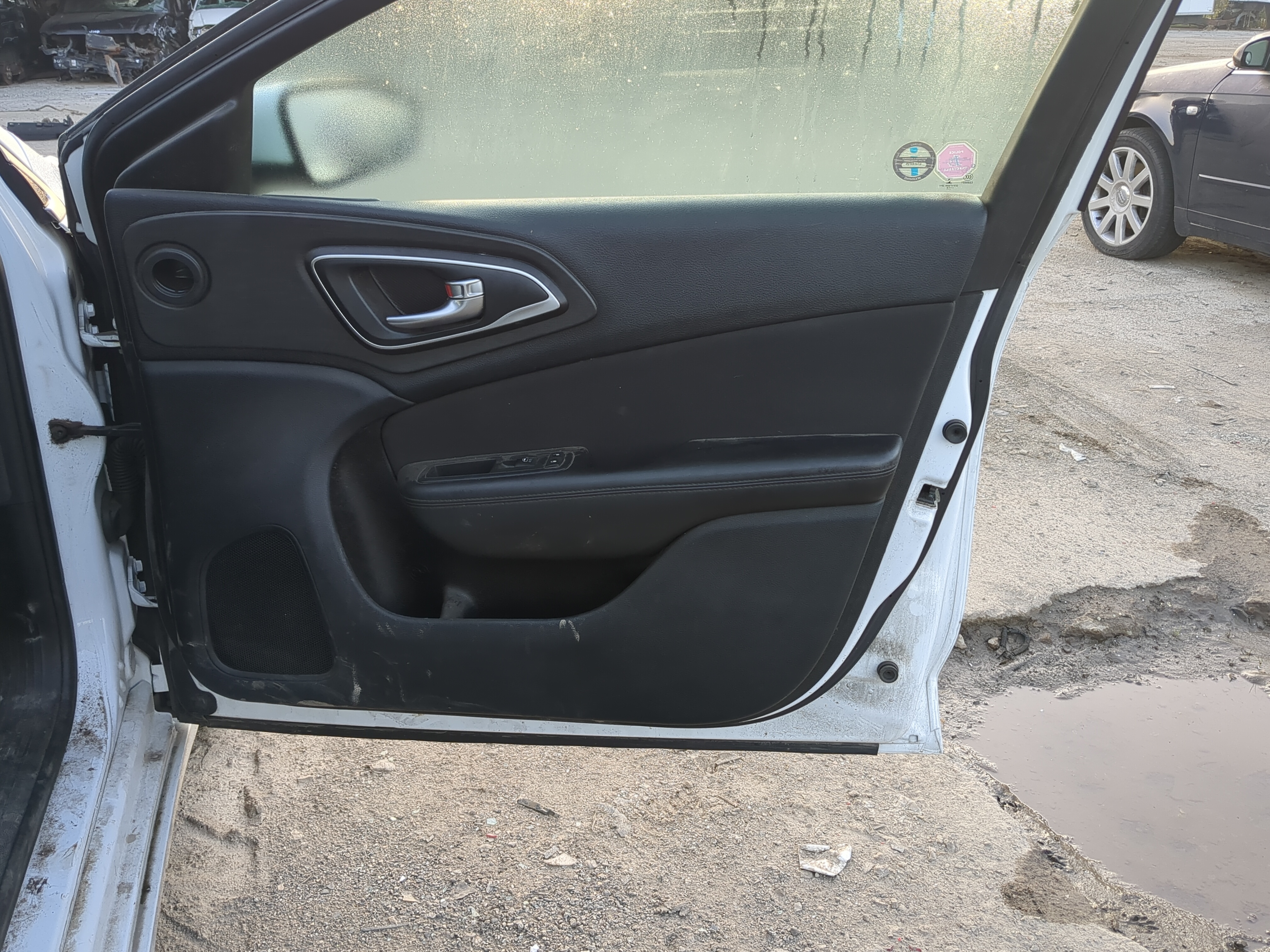 2015 Chrysler 200 Front Right Passenger Interior Door Panel Trim 1174053 - Oemusedautoparts1.com