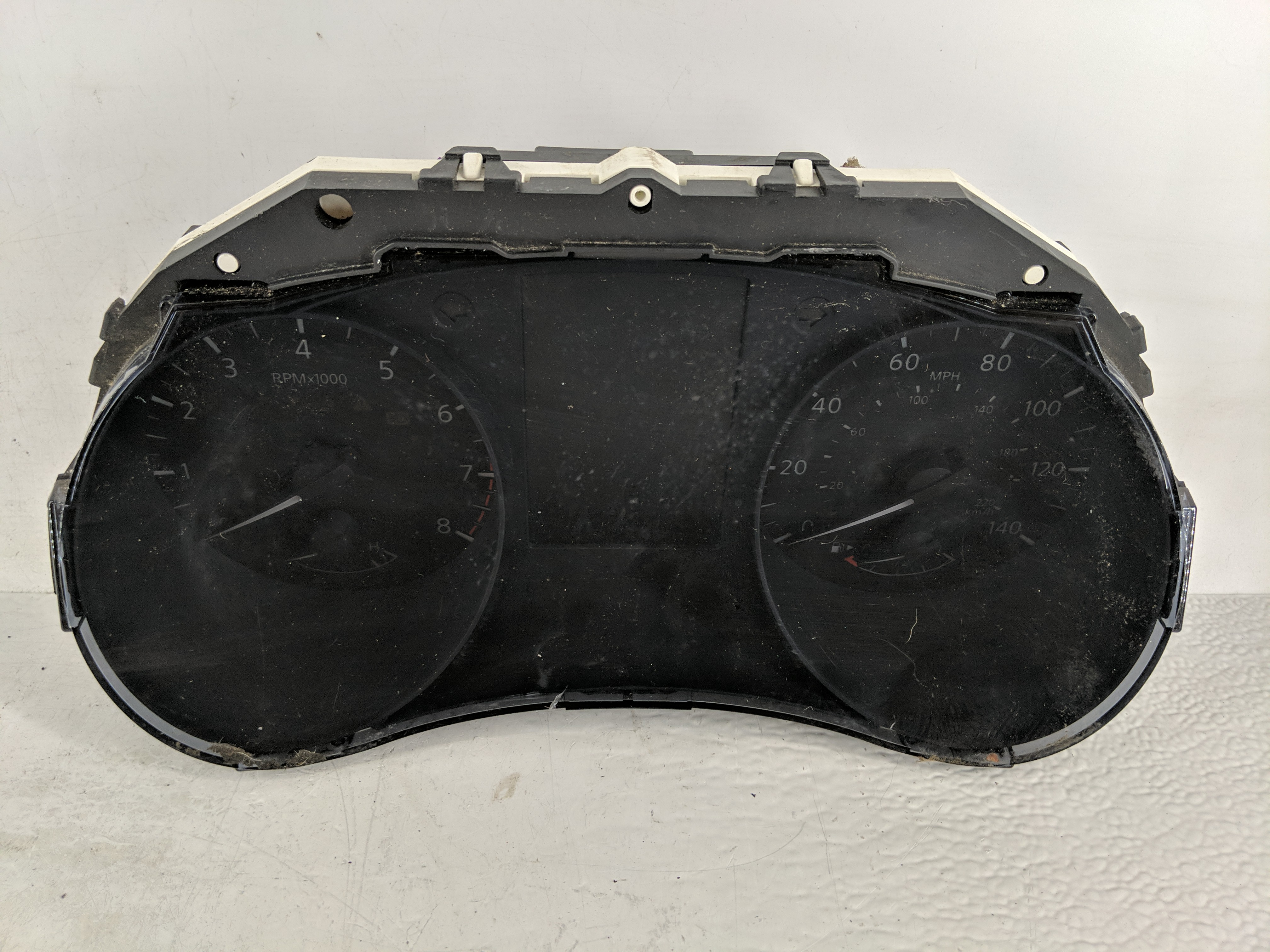 2016-2016 Nissan Rogue Speedometer Instrument Cluster Gauges 5ha8a/uhsf 1174295 - Oemusedautoparts1.com