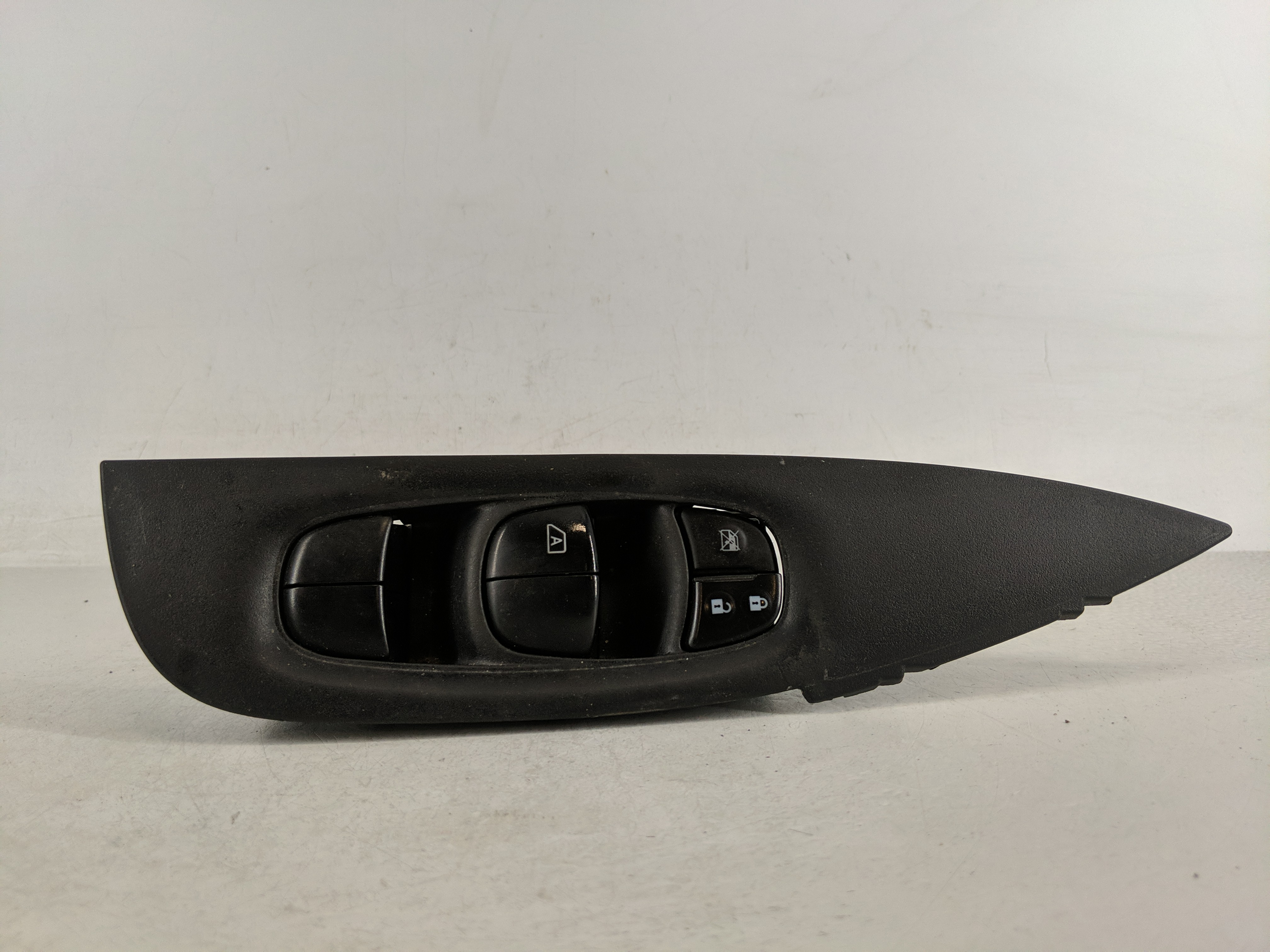 Picture of 2014-2020 Nissan Rogue Driver Left Door Master Power Window Switch 1174318