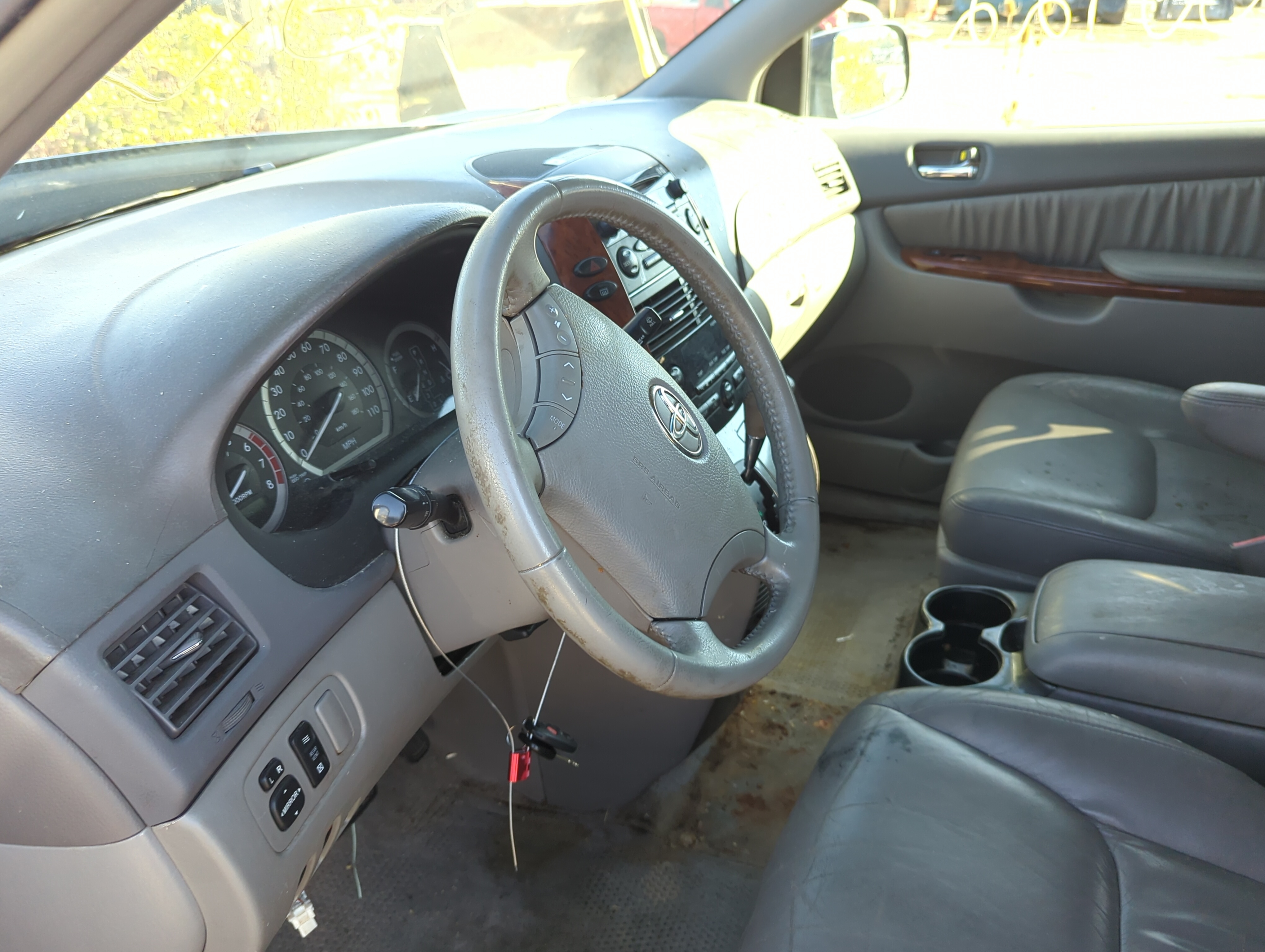 2004-2010 Toyota Sienna Air Bag Driver Left Steering Wheel Mounted 1174585 - Oemusedautoparts1.com