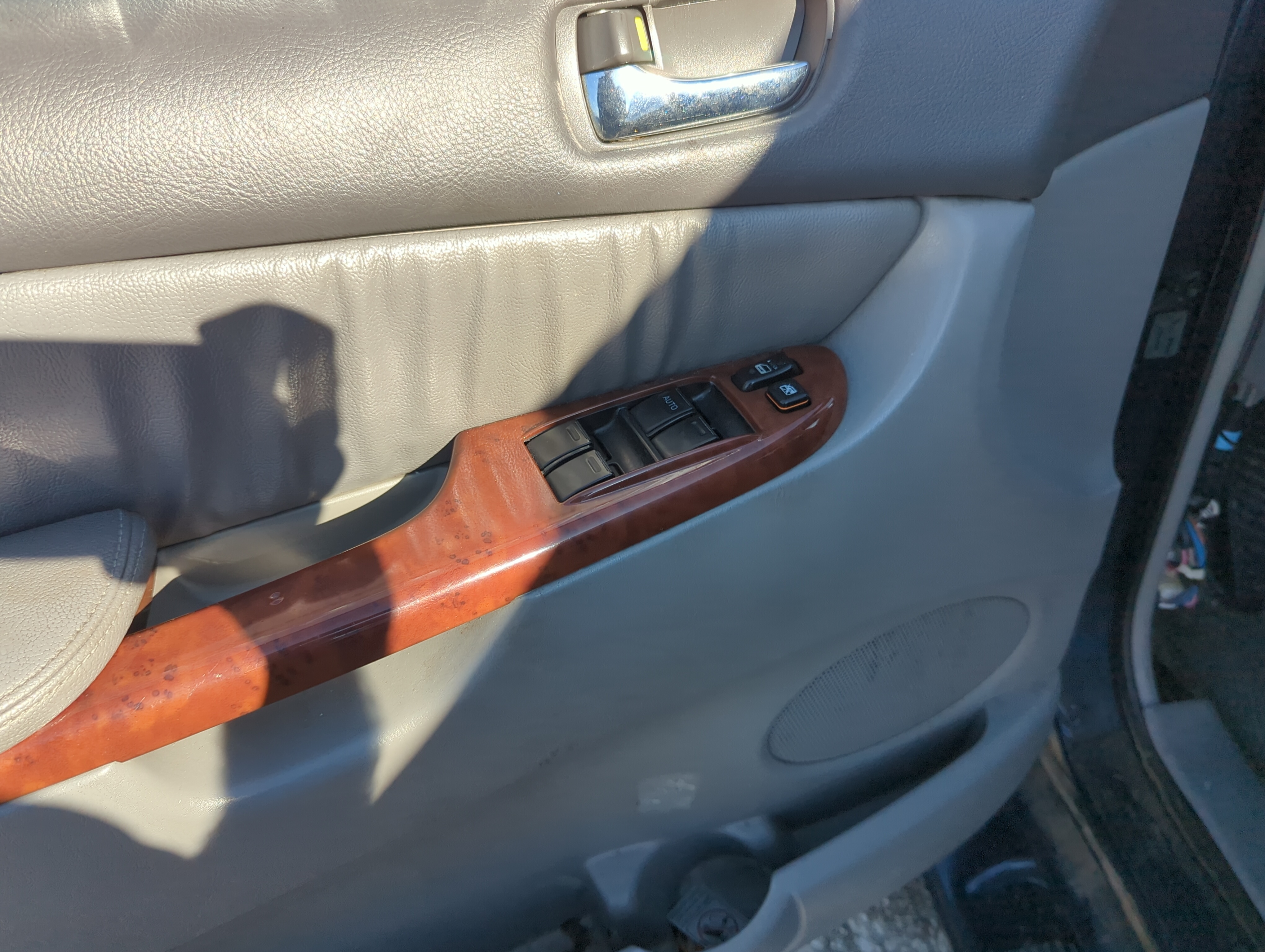 2004-2010 Toyota Sienna Driver Left Door Master Power Window Switch 1174602 - Oemusedautoparts1.com