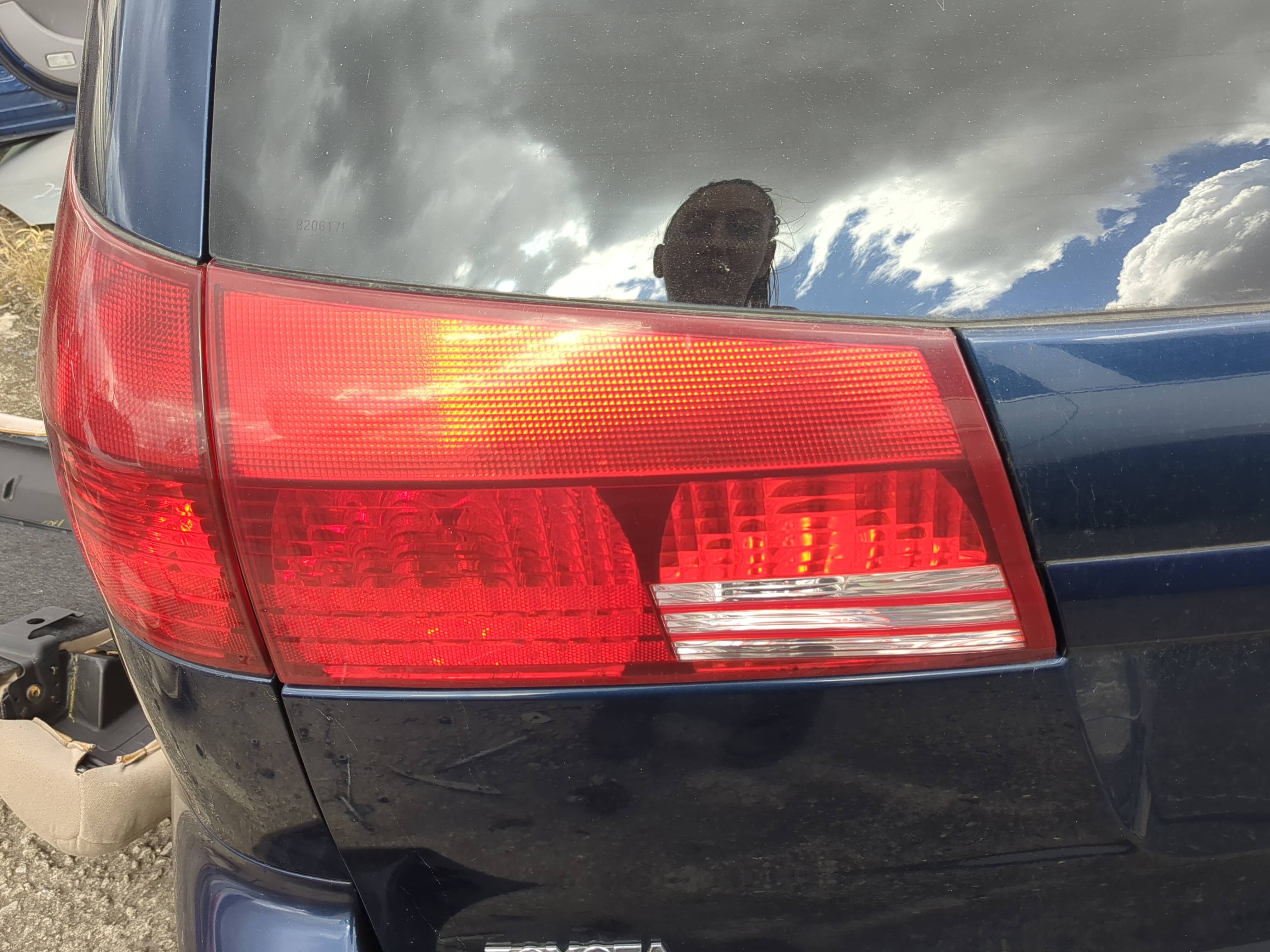 Tail Lights 2005 TOYOTA SIENNA - Oemusedautoparts1.com