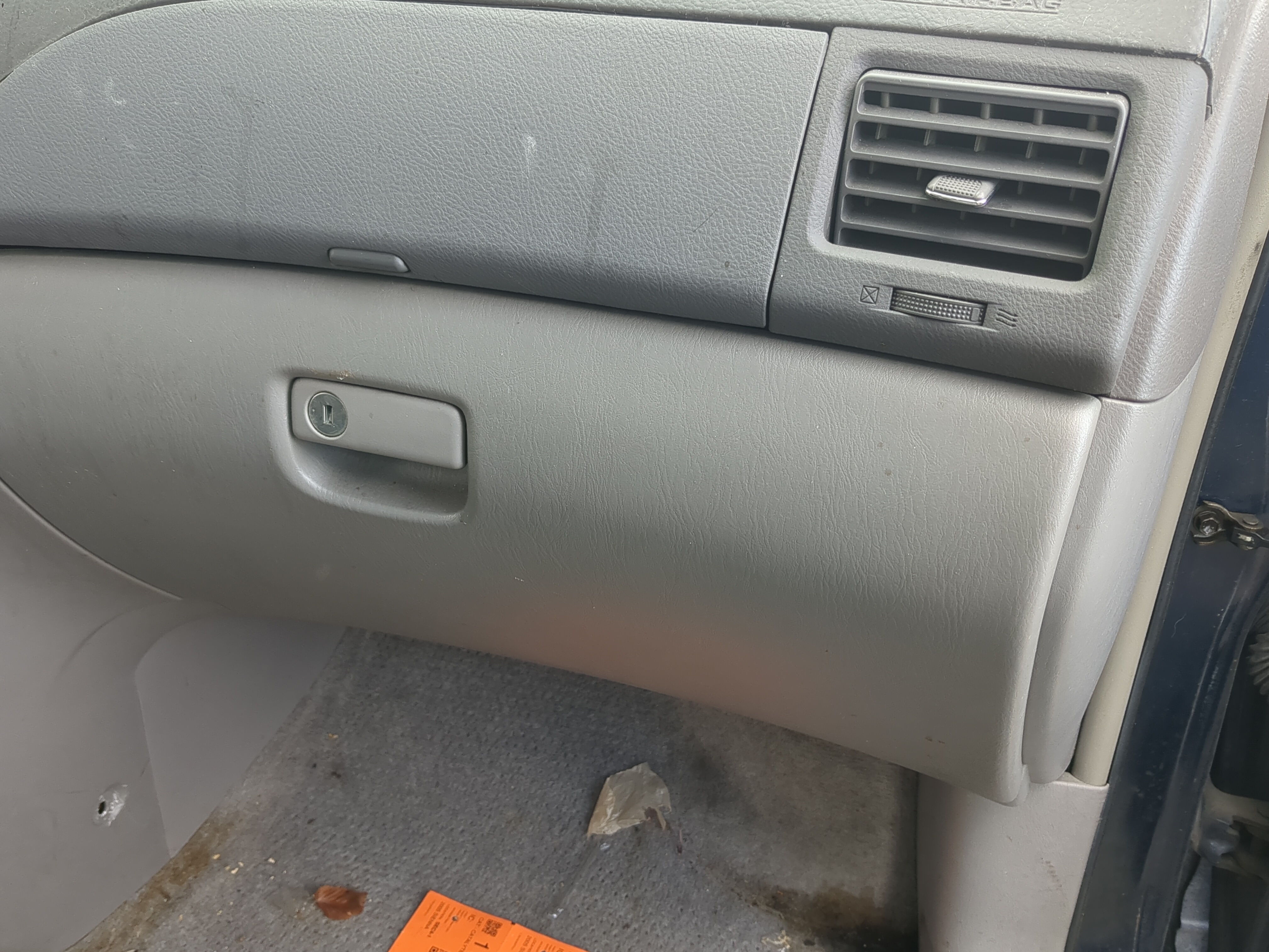 2005 Toyota Sienna Passenger Glove Box Door Storage Compartment 1174665 - Oemusedautoparts1.com