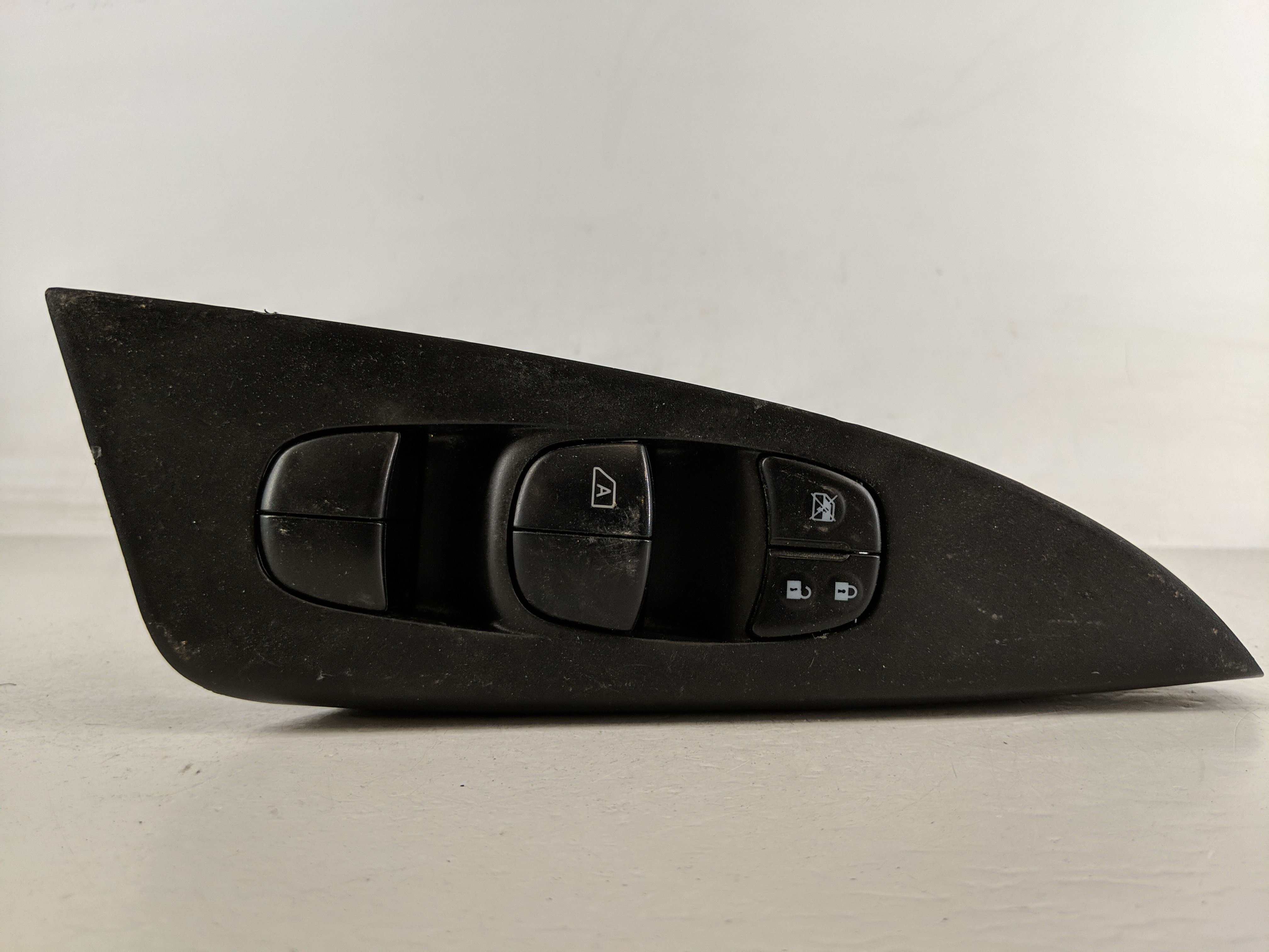 2013-2019 Nissan Sentra Driver Left Door Master Power Window Switch 1174688 - Oemusedautoparts1.com