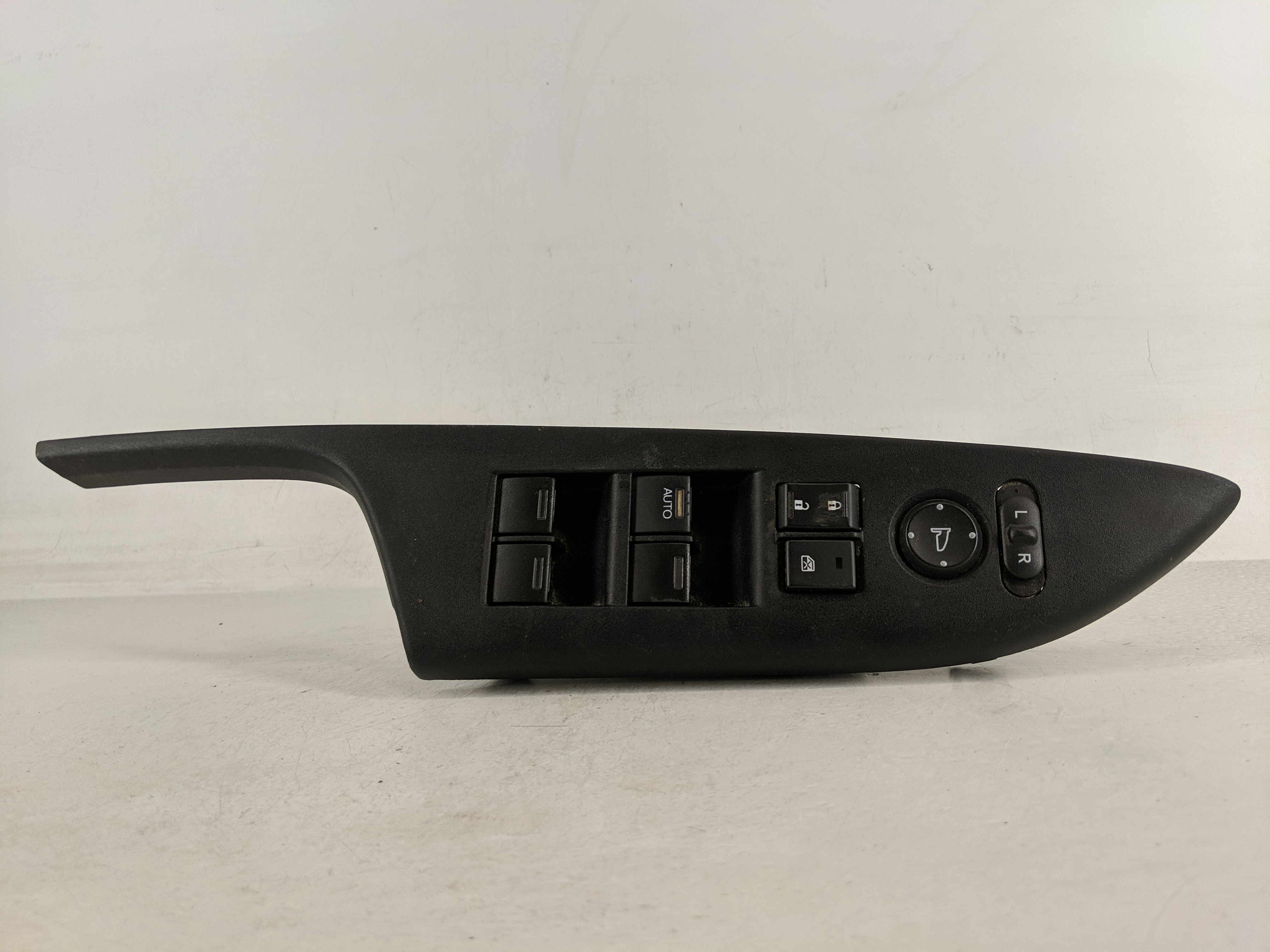 2013-2017 Honda Accord Driver Left Door Master Power Window Switch 1174692 - Oemusedautoparts1.com