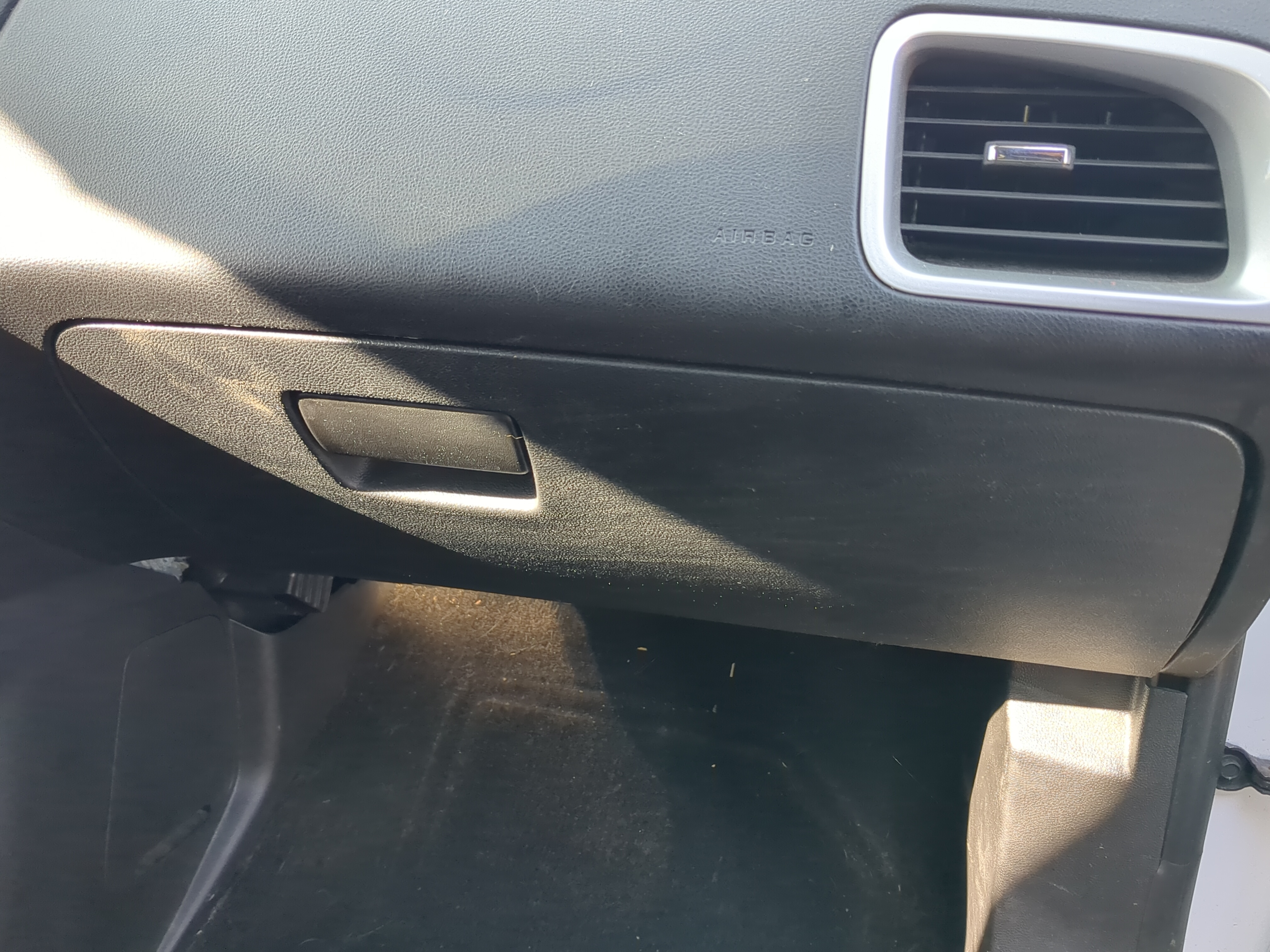 2015 Chevrolet Equinox Passenger Glove Box Door Storage Compartment 1174828 - Oemusedautoparts1.com