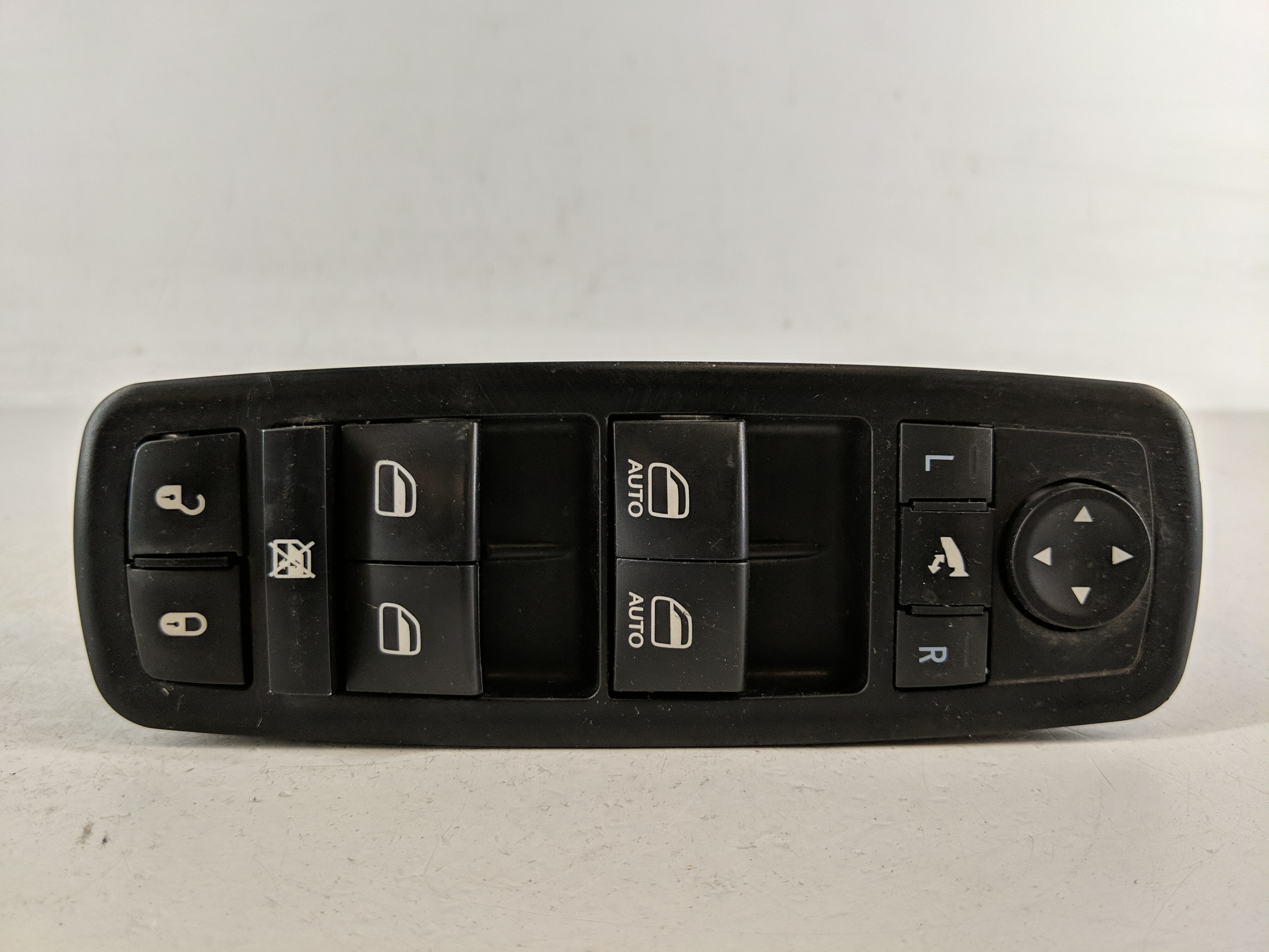2014 Jeep Grand Cherokee Driver Left Door Master Power Window Switch 1174872 - Oemusedautoparts1.com