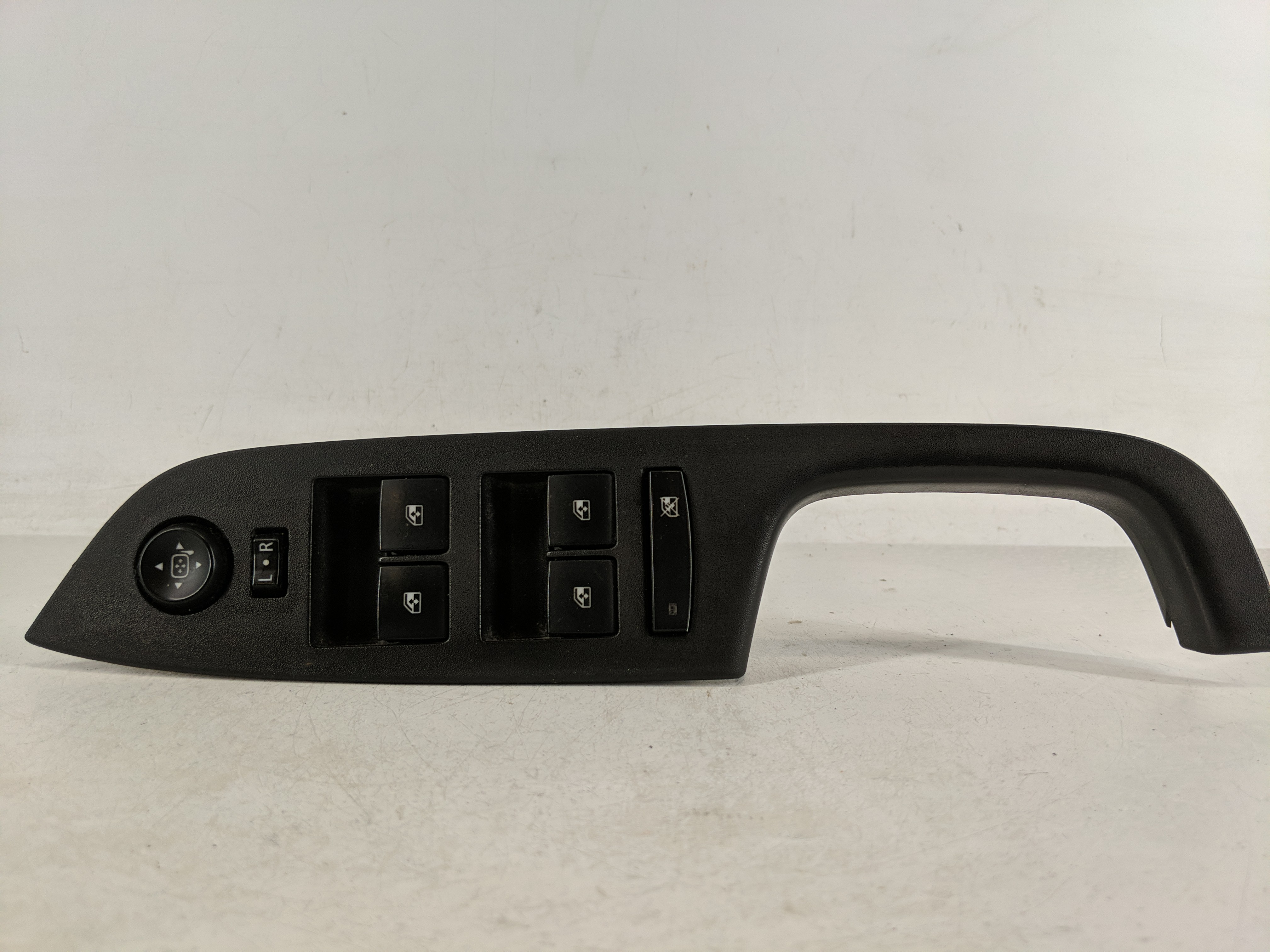 2010-2017 Chevrolet Equinox Driver Left Door Master Power Window Switch 1174879 - Oemusedautoparts1.com