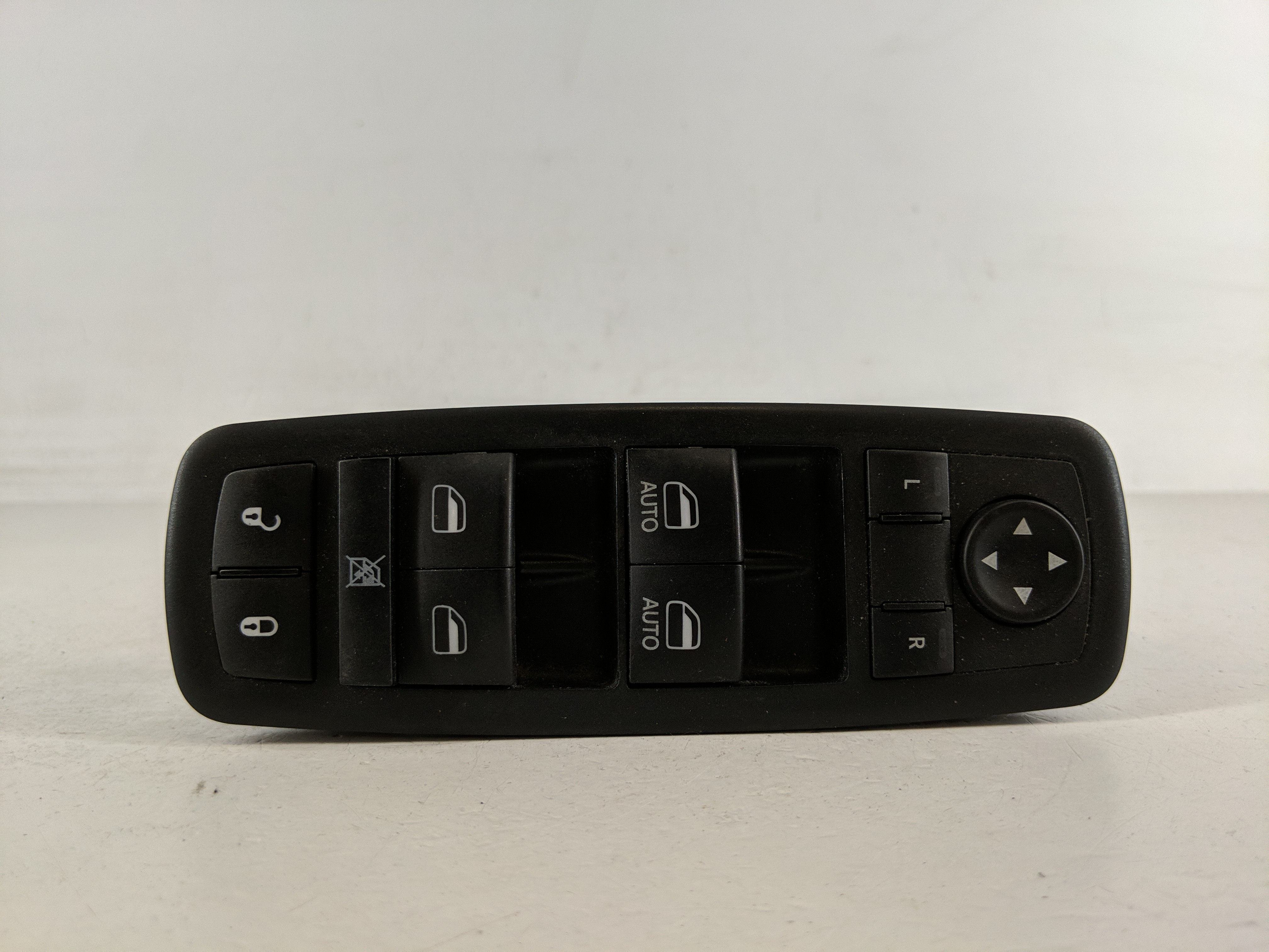 2012 Chrysler Town & Country Driver Left Door Master Power Window Switch 1174886 - Oemusedautoparts1.com