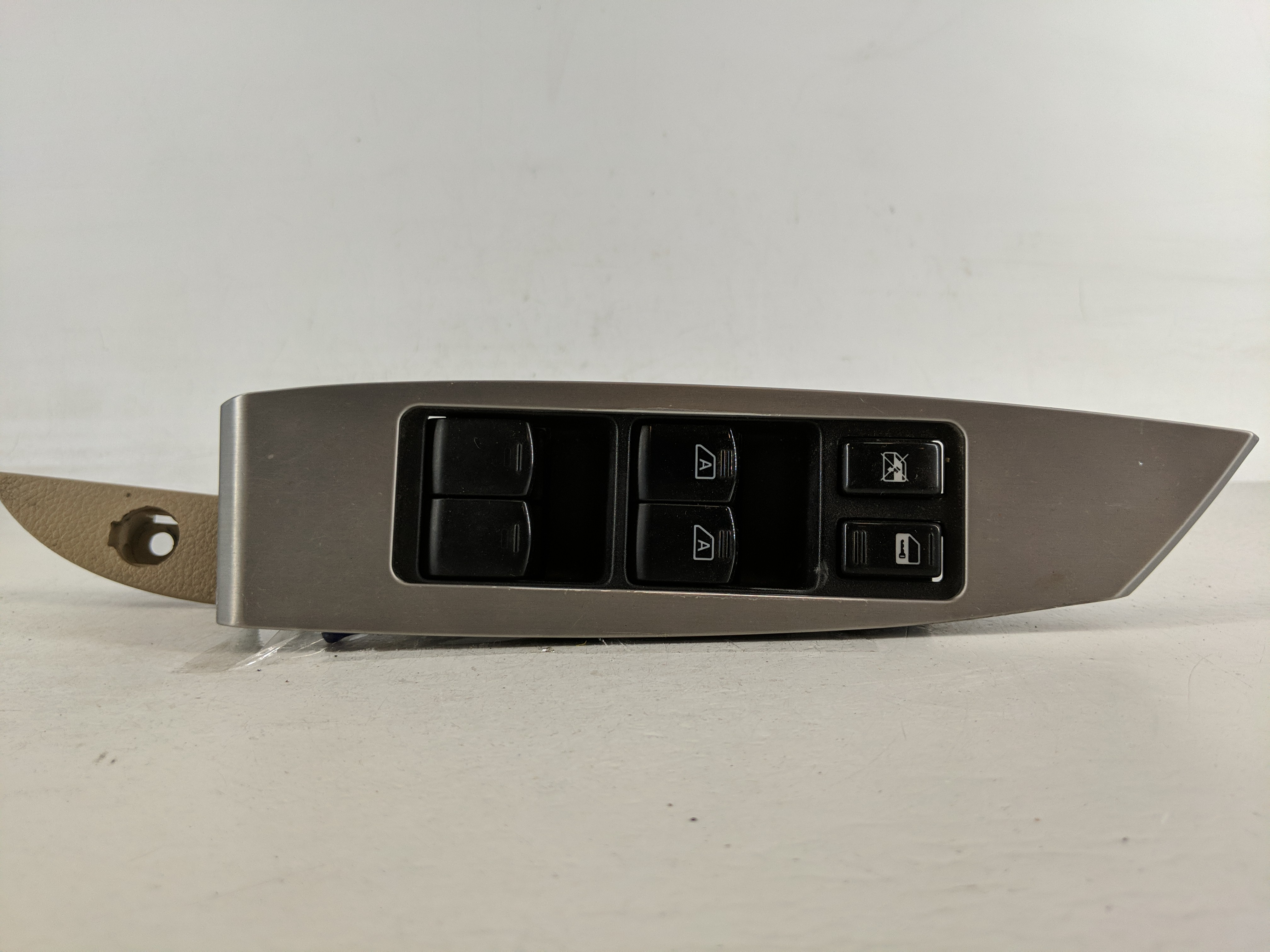 2005-2006 Nissan Murano Driver Left Door Master Power Window Switch 1174887 - Oemusedautoparts1.com