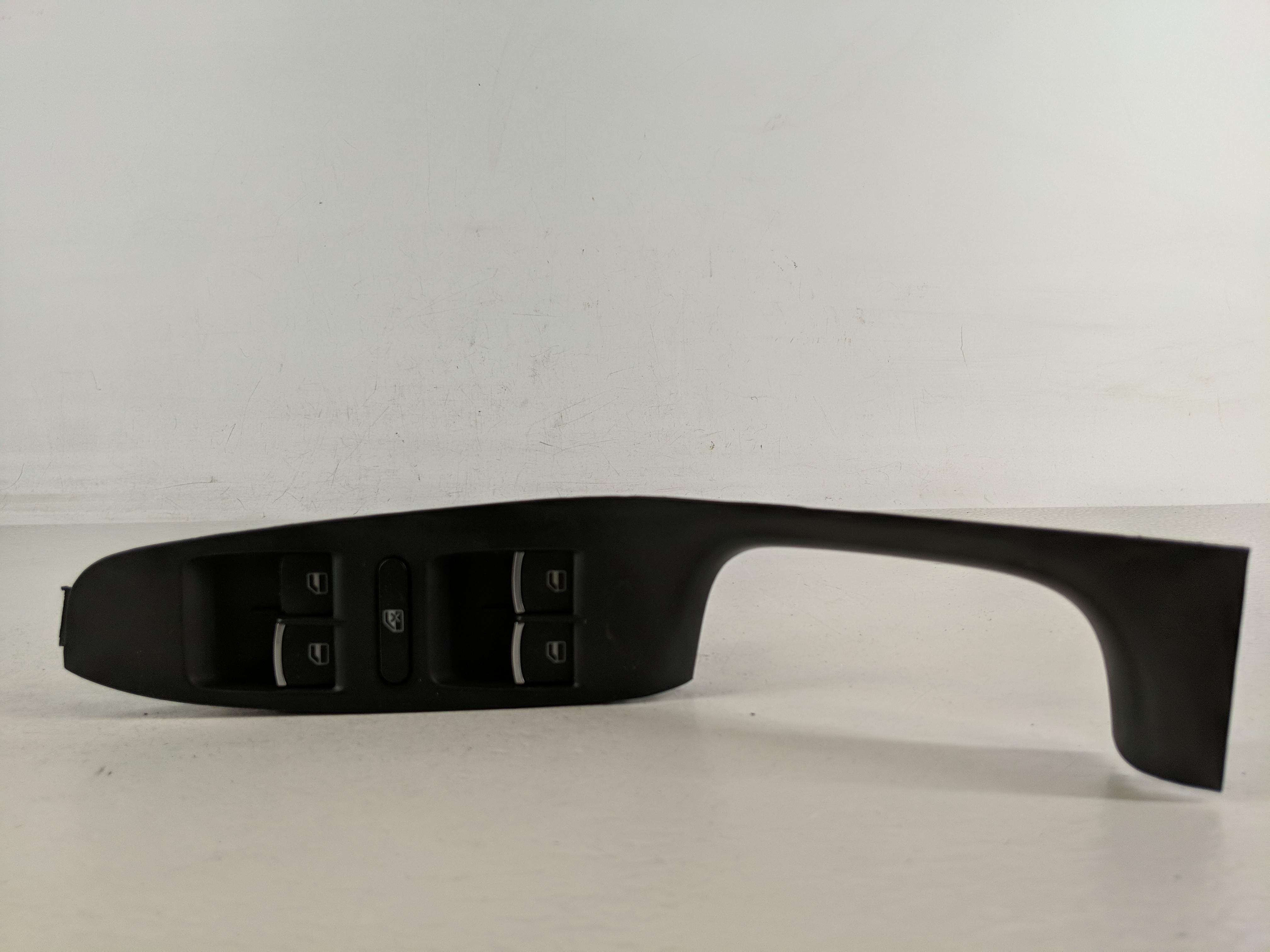 2005-2018 Volkswagen Jetta Driver Left Door Master Power Window Switch 1174891 - Oemusedautoparts1.com