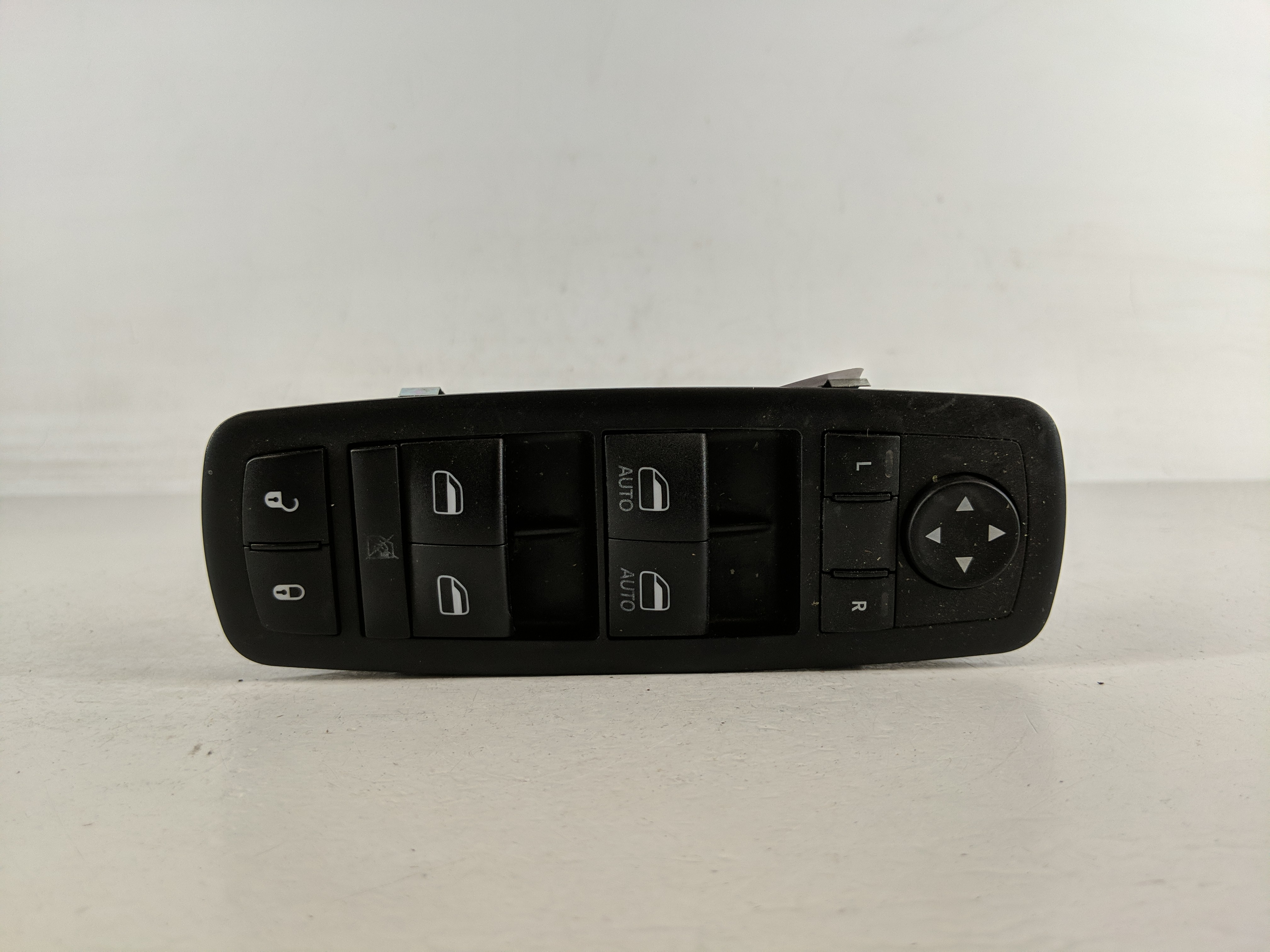 Dodge Caravan Driver Left Door Master Power Window Switch 68298866aa 1174892 - Oemusedautoparts1.com