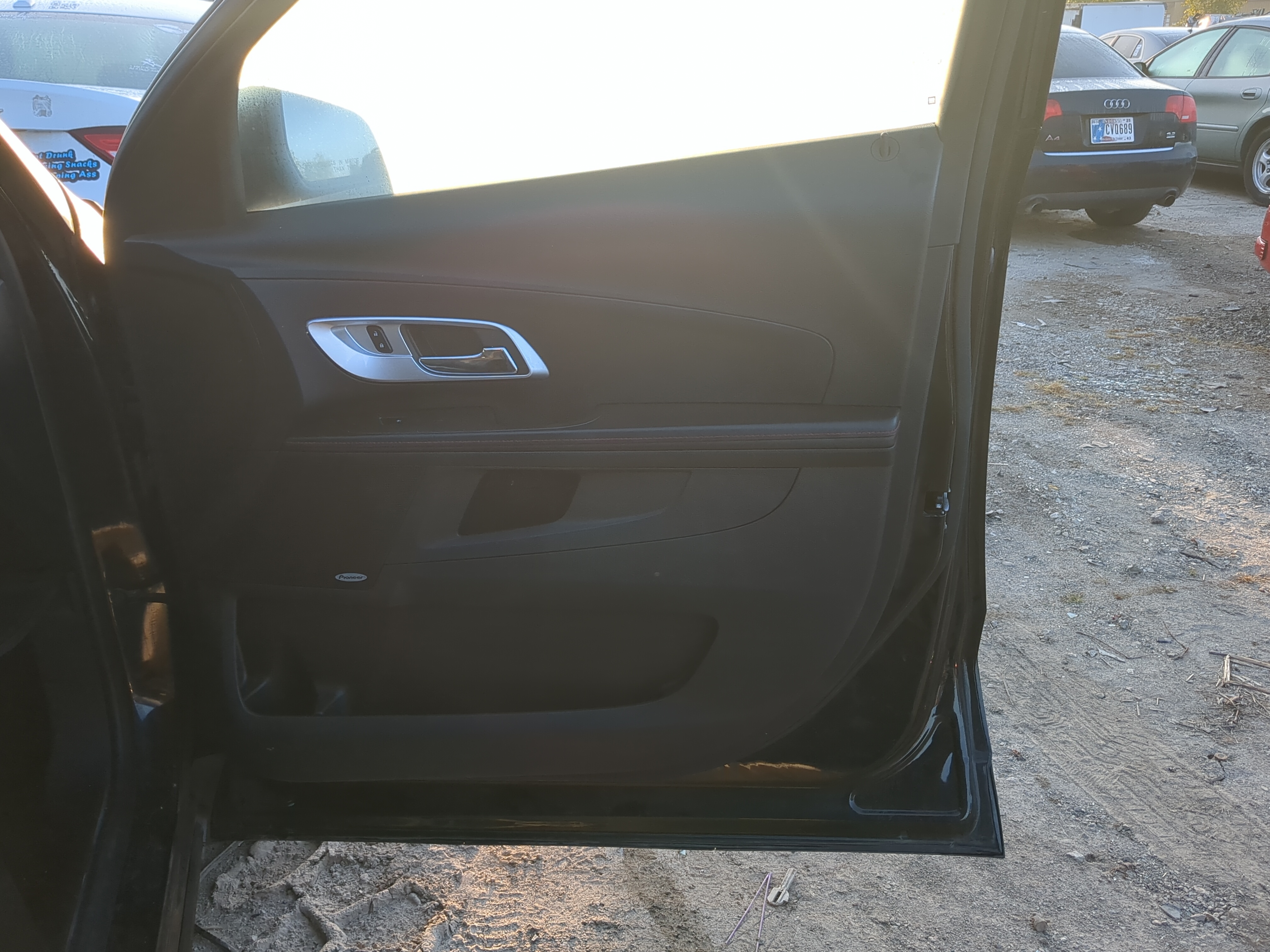 Picture of 2015 Chevrolet Equinox Front Right Passenger Interior Door Panel Trim 1174926