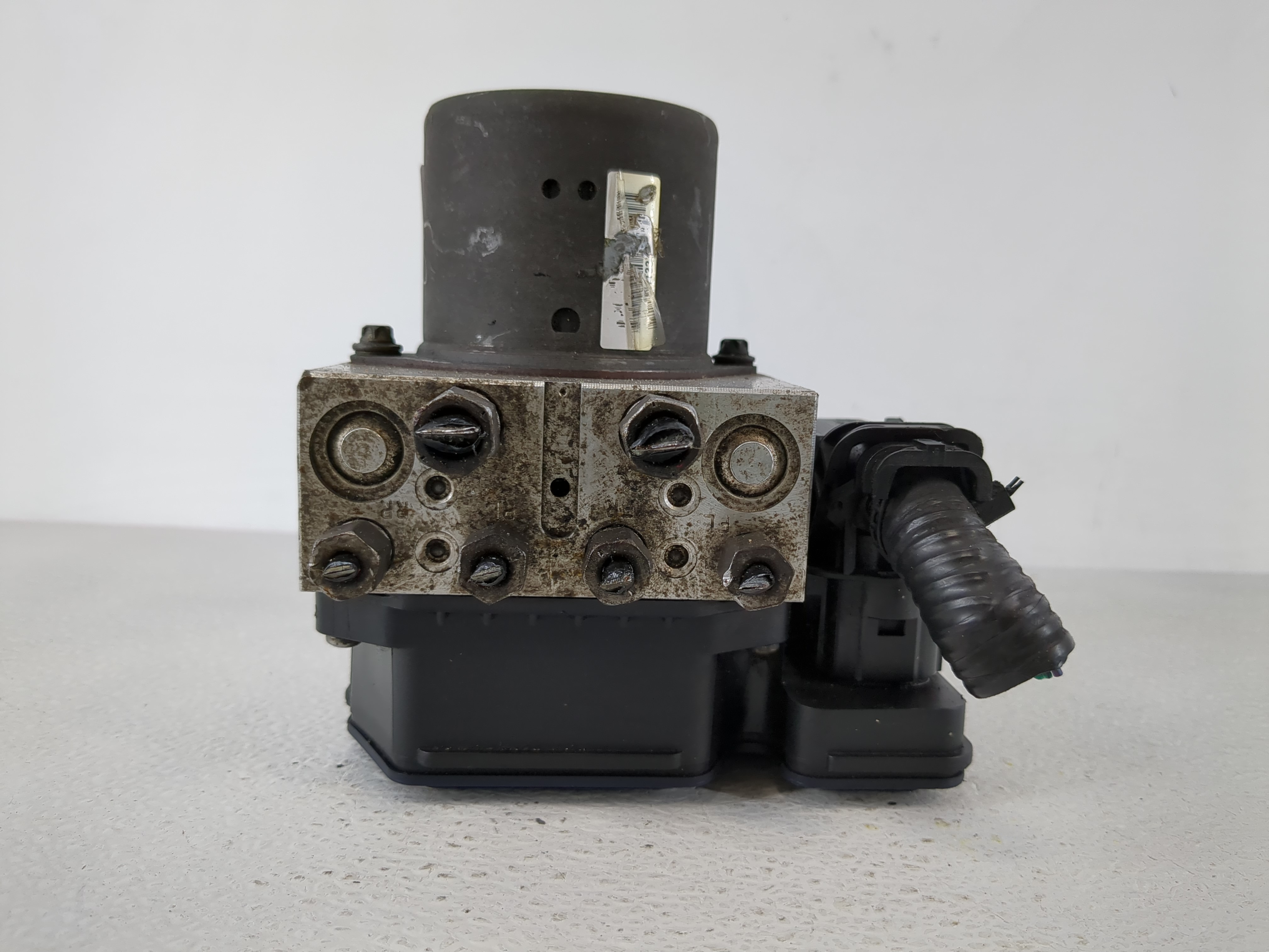 2013-2013 Dodge Durango Abs Pump Control Module 1175093 - Oemusedautoparts1.com