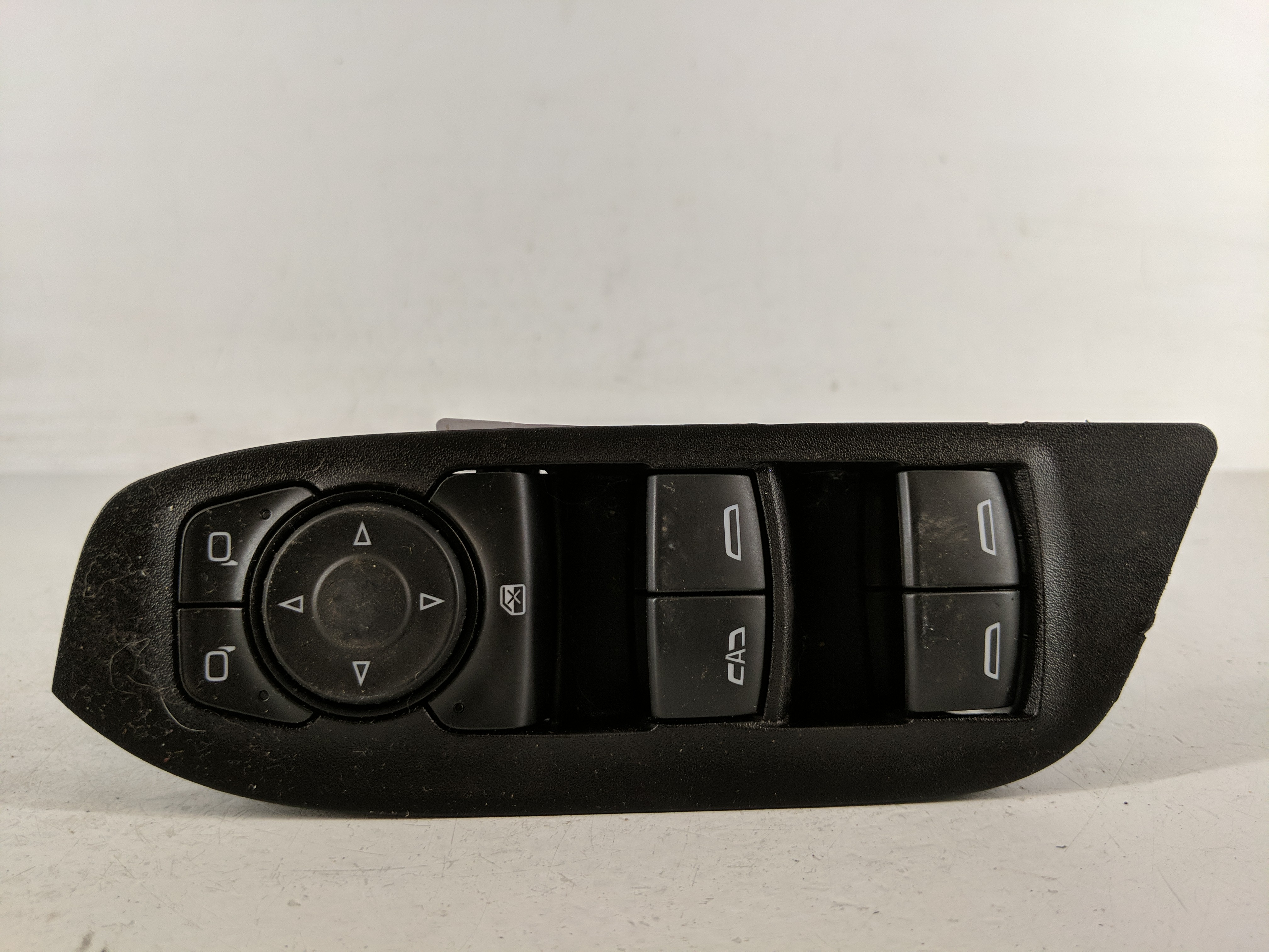 2018-2022 Chevrolet Equinox Driver Left Door Master Power Window Switch 1175263 - Oemusedautoparts1.com