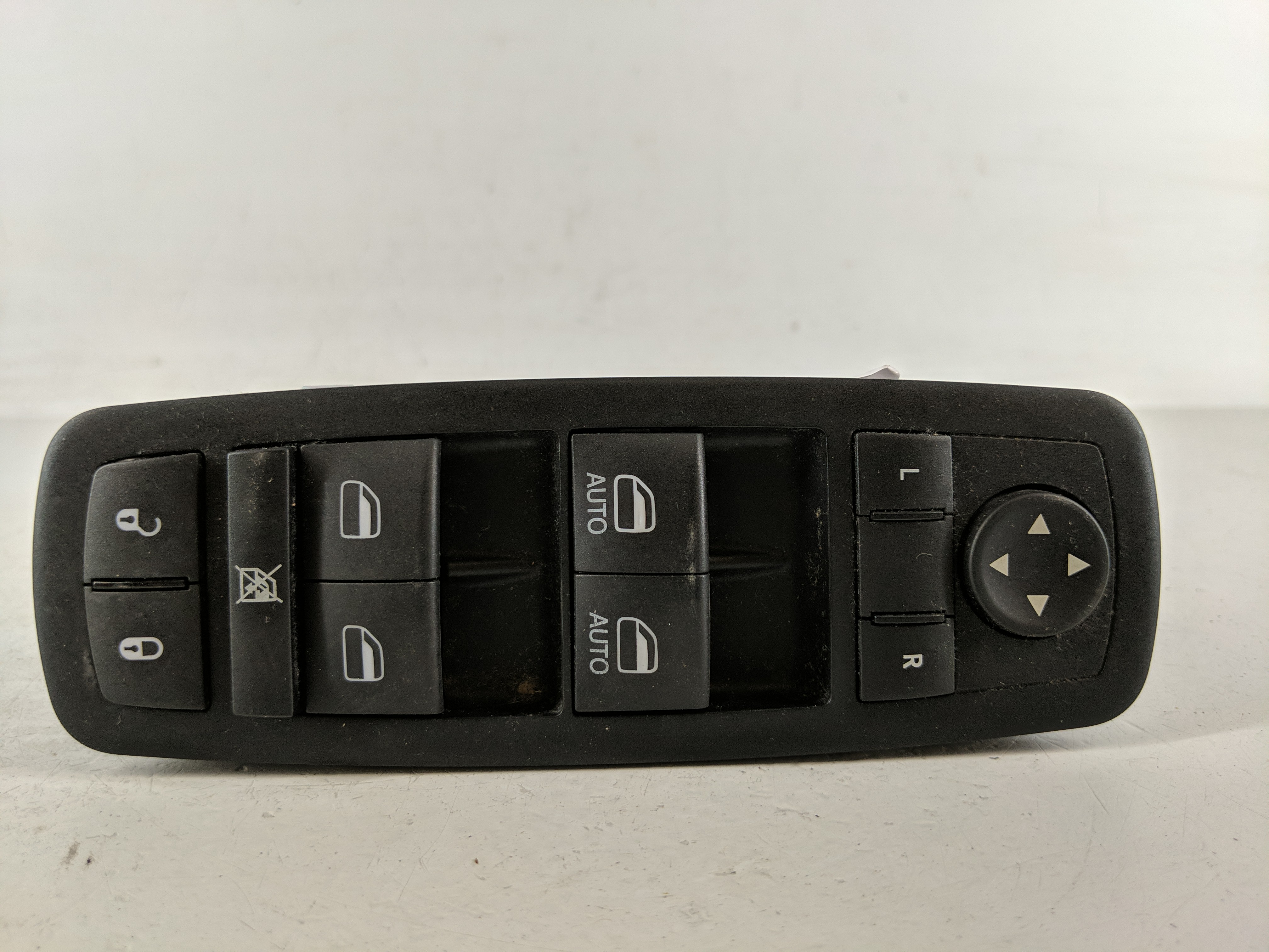 2015-2022 Jeep Cherokee Driver Left Door Master Power Window Switch 1175264 - Oemusedautoparts1.com