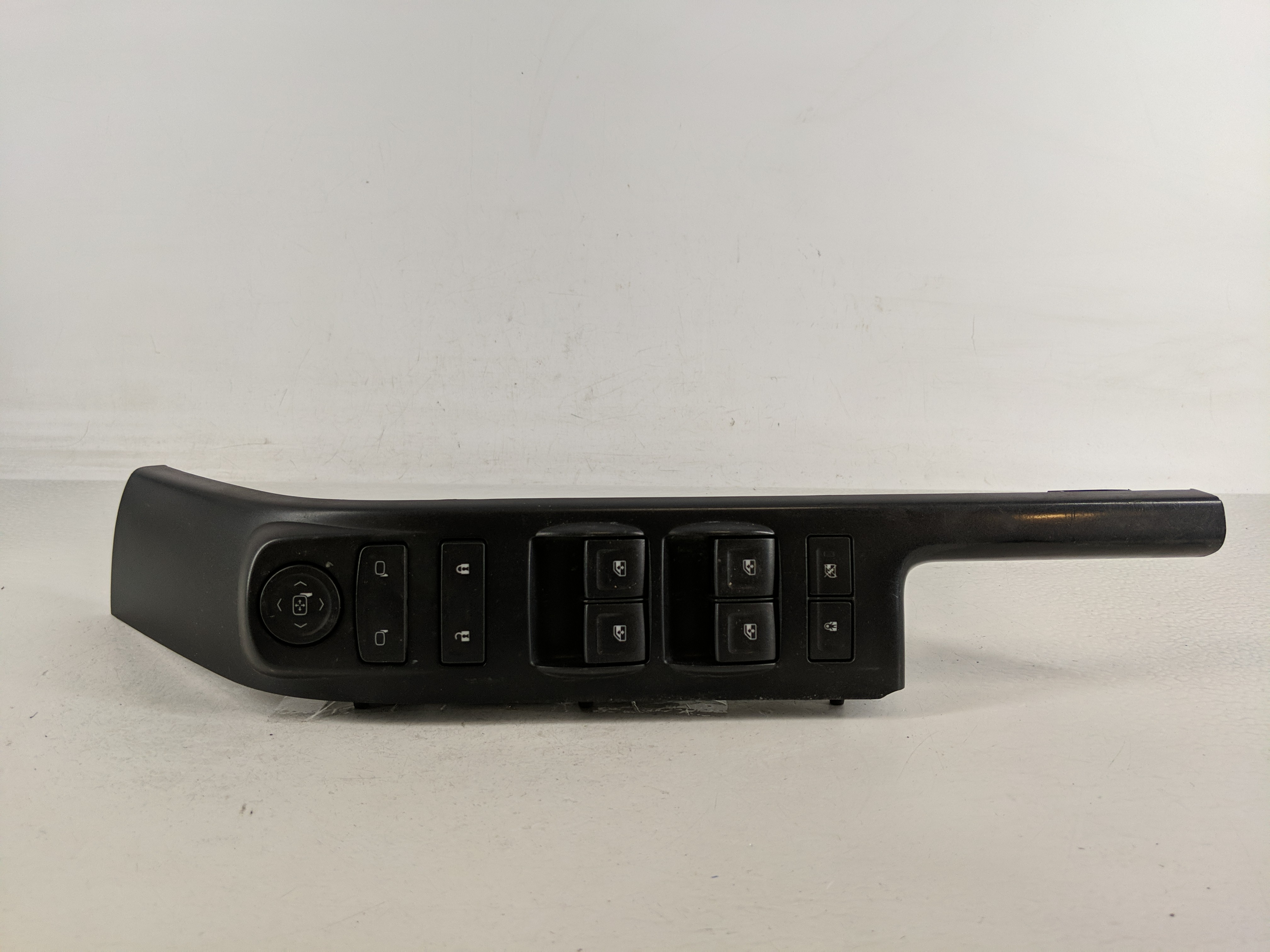 2014 Chevrolet Silverado 1500 Driver Left Door Master Power Window Switch 1175272 - Oemusedautoparts1.com
