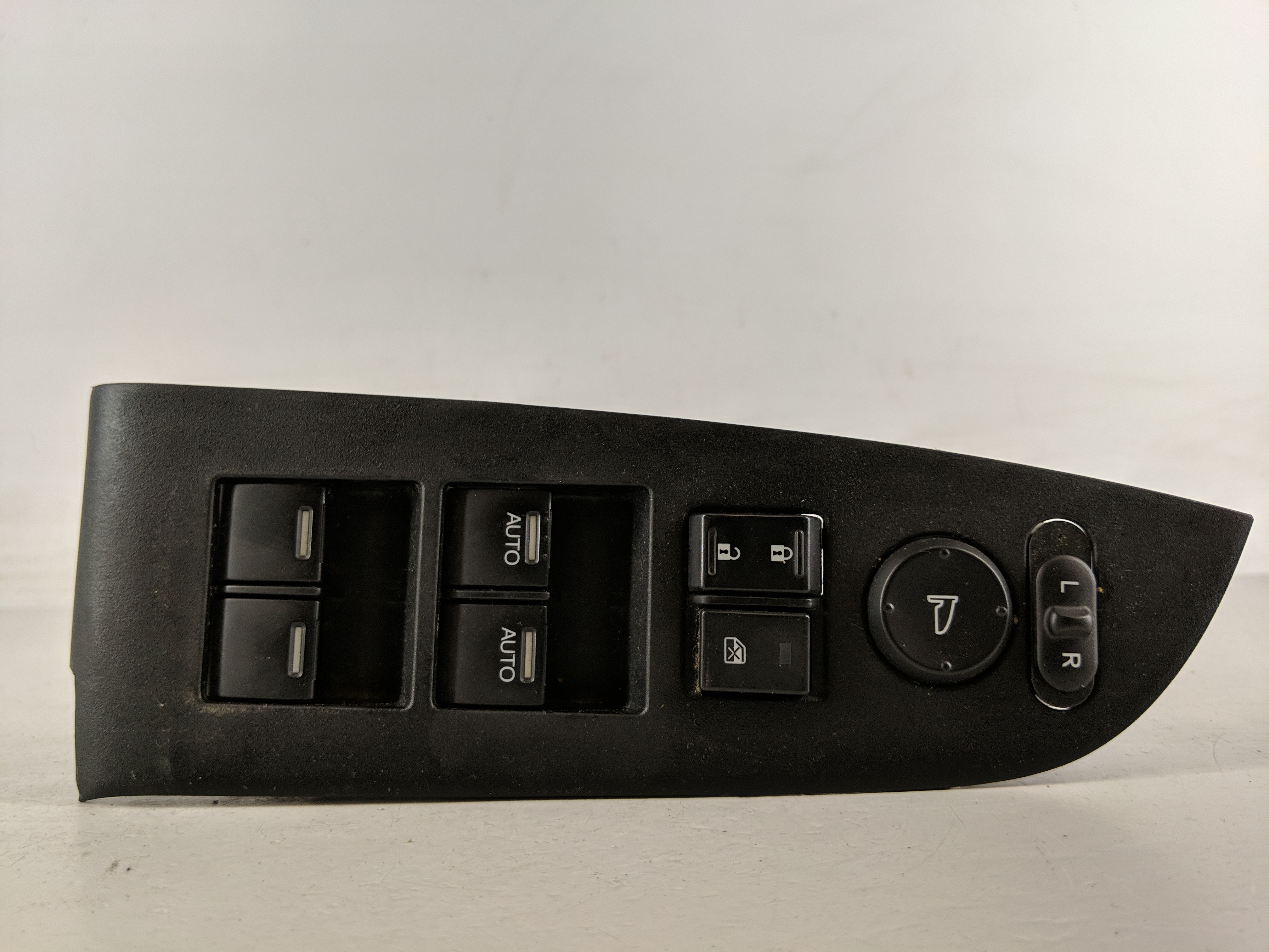 2014-2017 Honda Odyssey Driver Left Door Master Power Window Switch 1175277 - Oemusedautoparts1.com