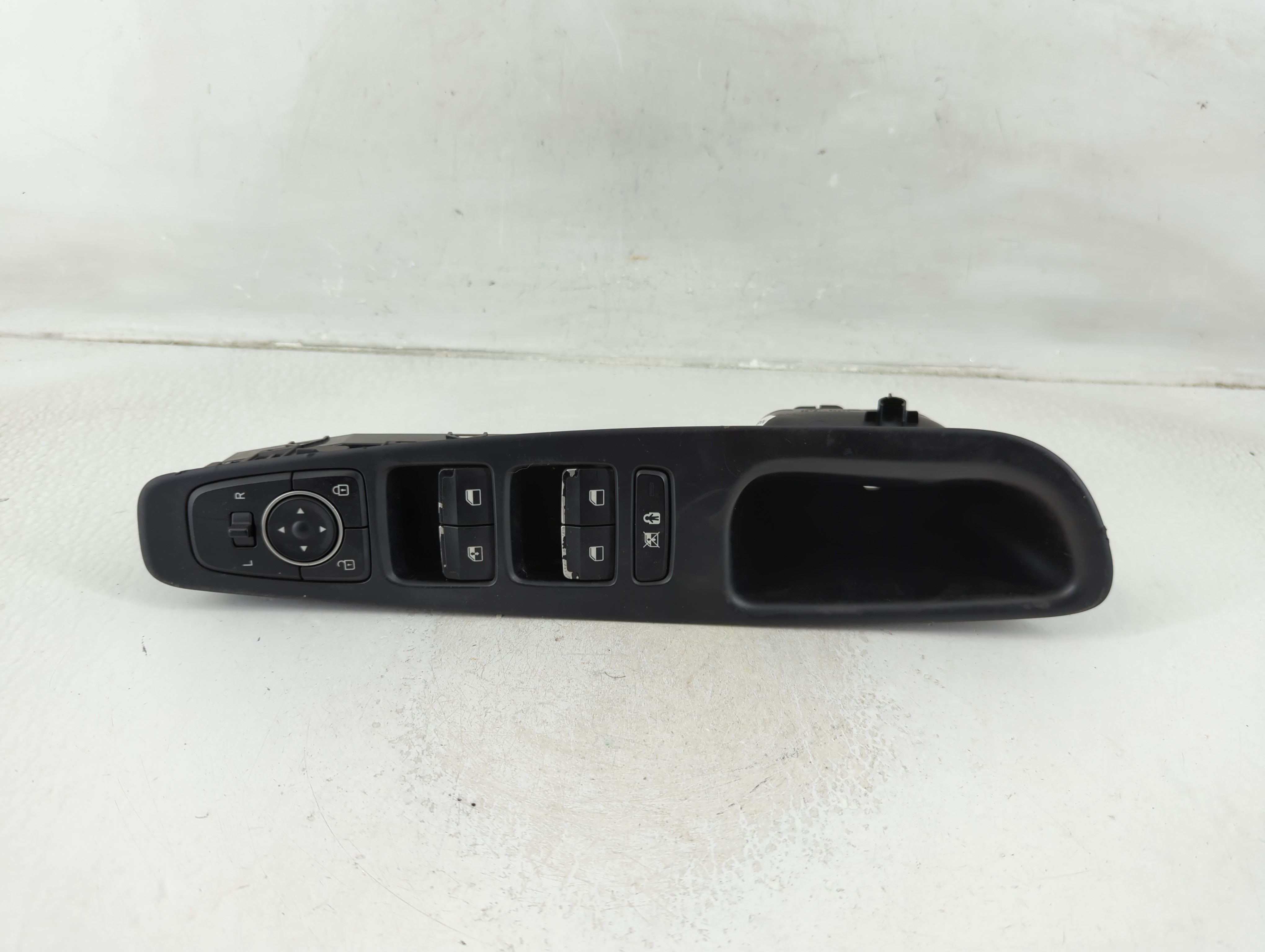 2019-2020 Hyundai Santa Fe Driver Left Door Master Power Window Switch 1175293 - Oemusedautoparts1.com
